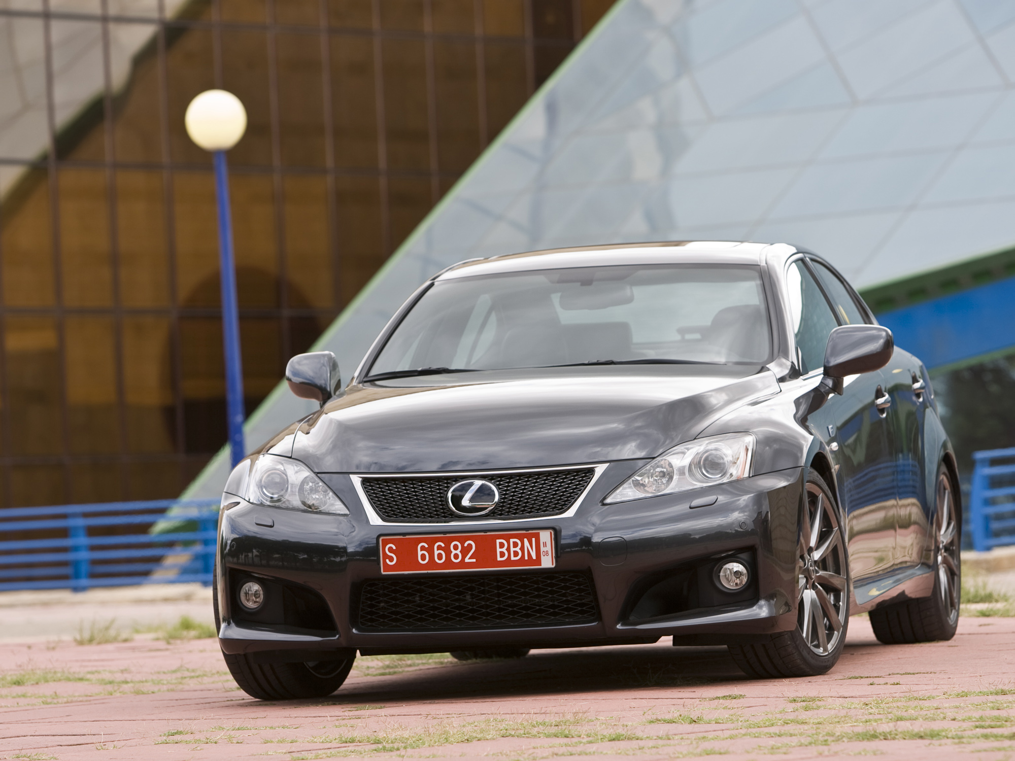 Lexus IS F II поколение Седан – модификации и цены, одноклассники Lexus IS  F sedan, где купить - Quto.ru