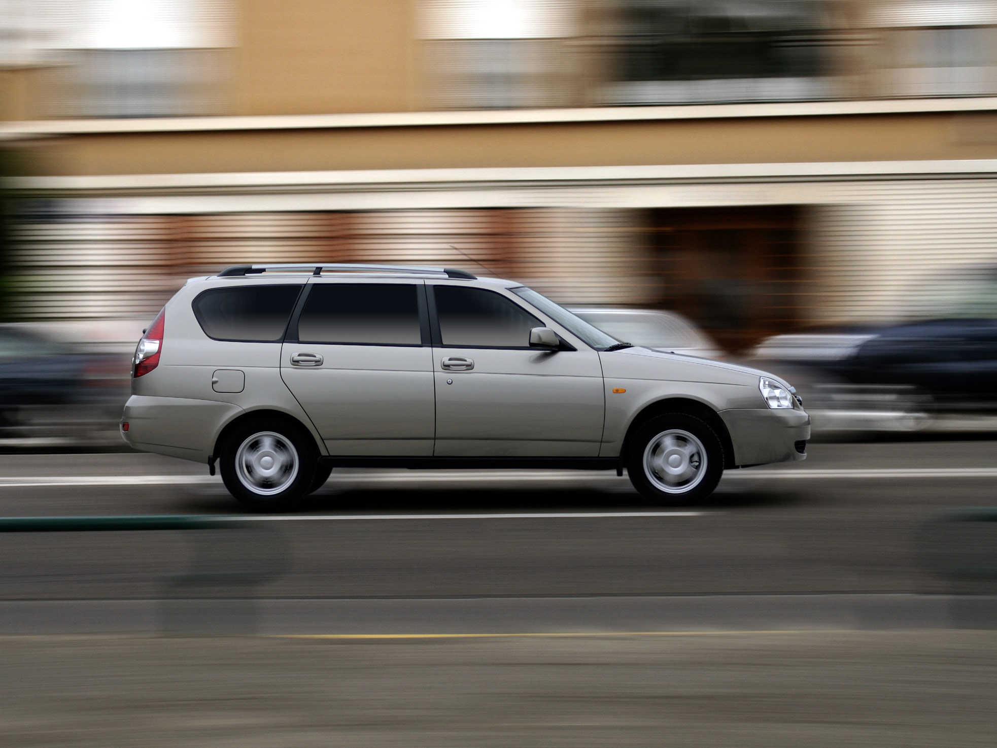 Продано: LADA Priora универсал I поколение 1.6 MT 98 л.с. белый металлик в  Удмуртии - Quto.ru