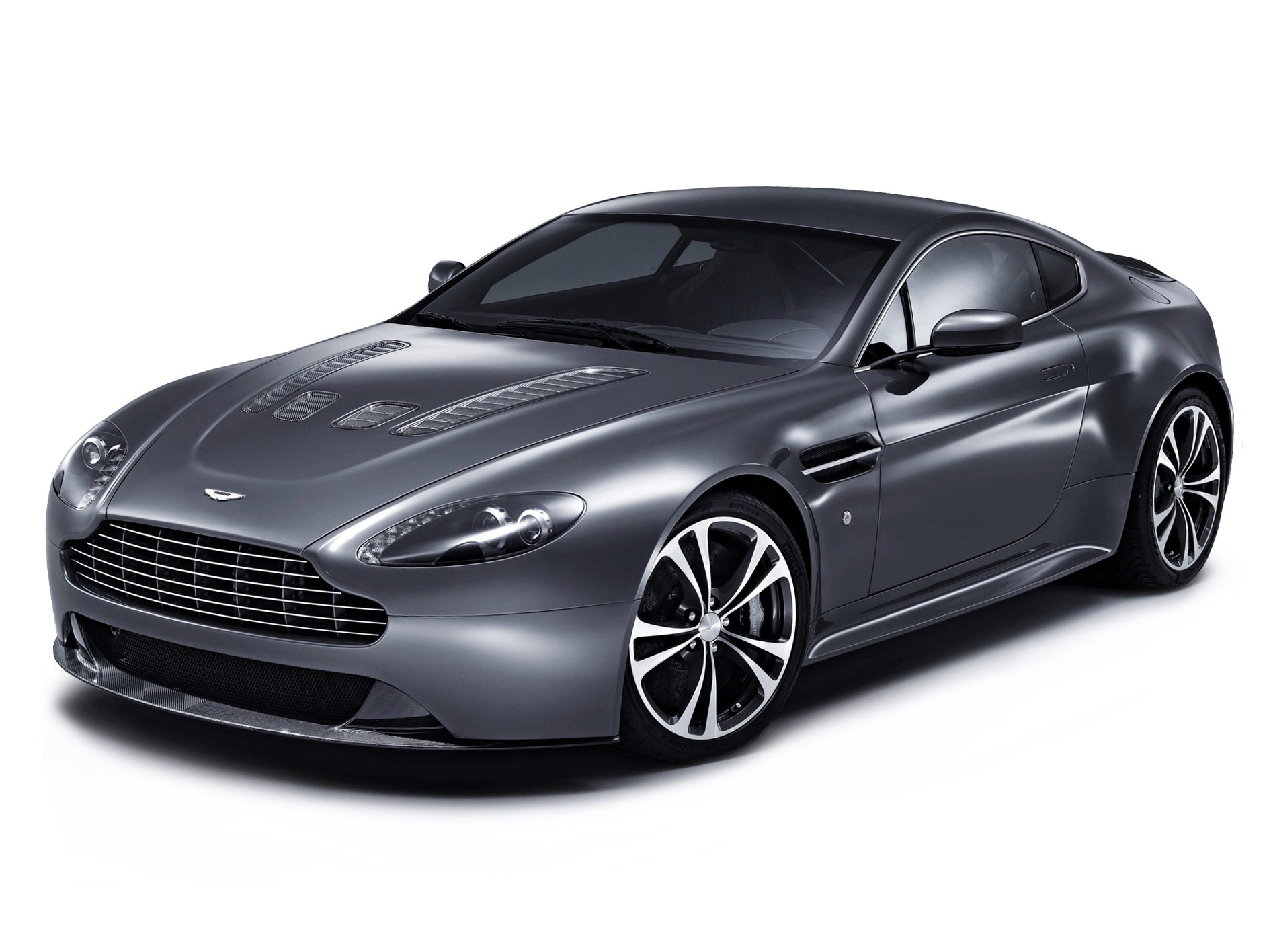 Aston Martin      - Qutoru