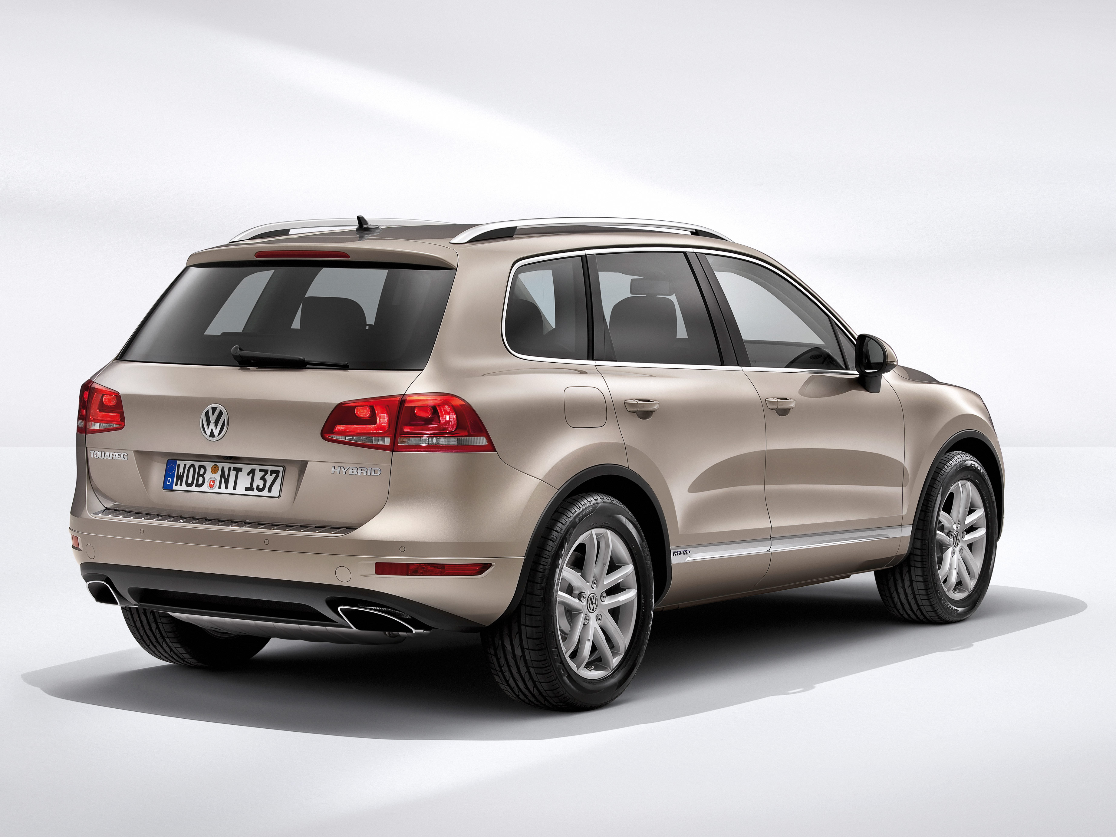 Volkswagen Touareg II поколение Внедорожник – модификации и цены,  одноклассники Volkswagen Touareg suv, где купить - Quto.ru