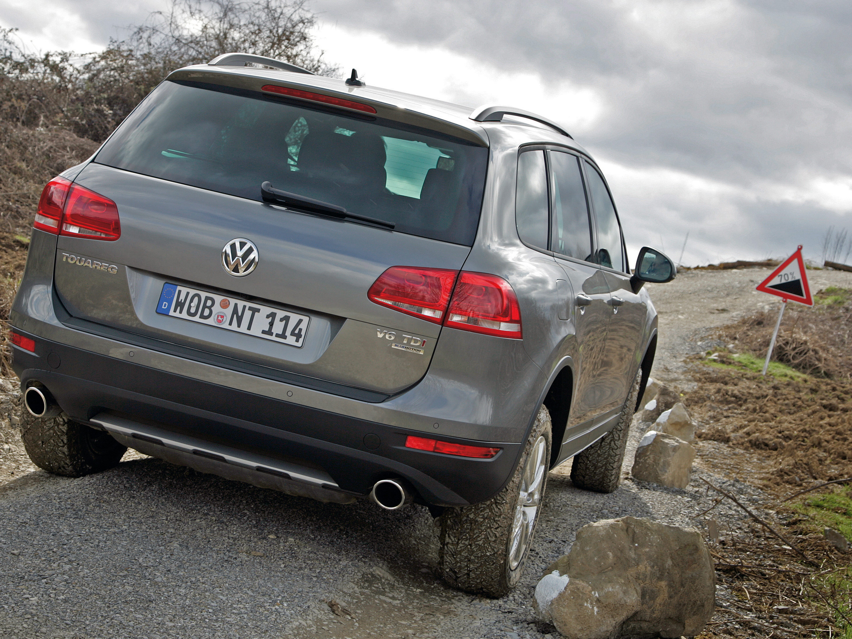 Volkswagen Touareg II поколение Внедорожник – модификации и цены,  одноклассники Volkswagen Touareg suv, где купить - Quto.ru