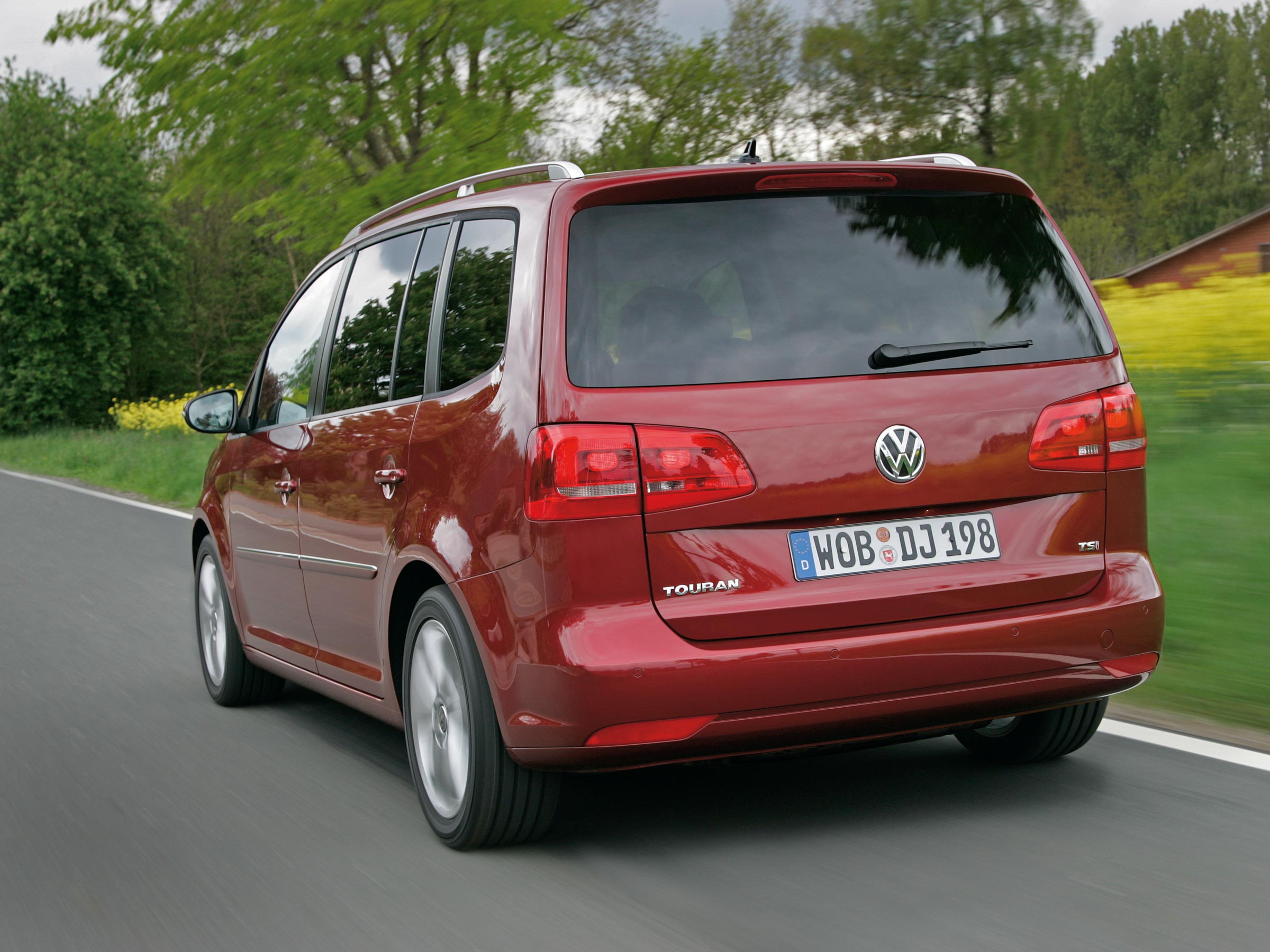 Volkswagen Touran III поколение Минивэн – модификации и цены, одноклассники Volkswagen  Touran minivan, где купить - Quto.ru