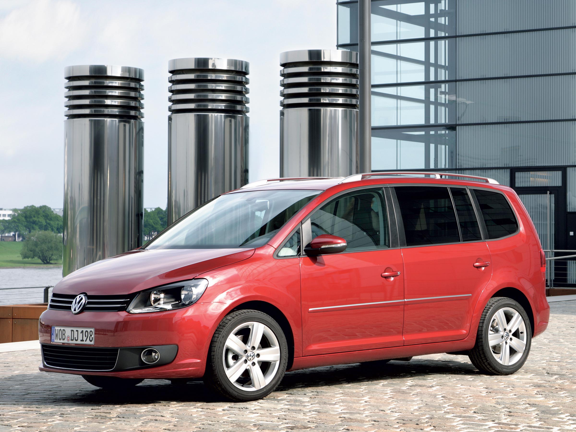 Volkswagen Touran III поколение Минивэн – модификации и цены, одноклассники Volkswagen  Touran minivan, где купить - Quto.ru