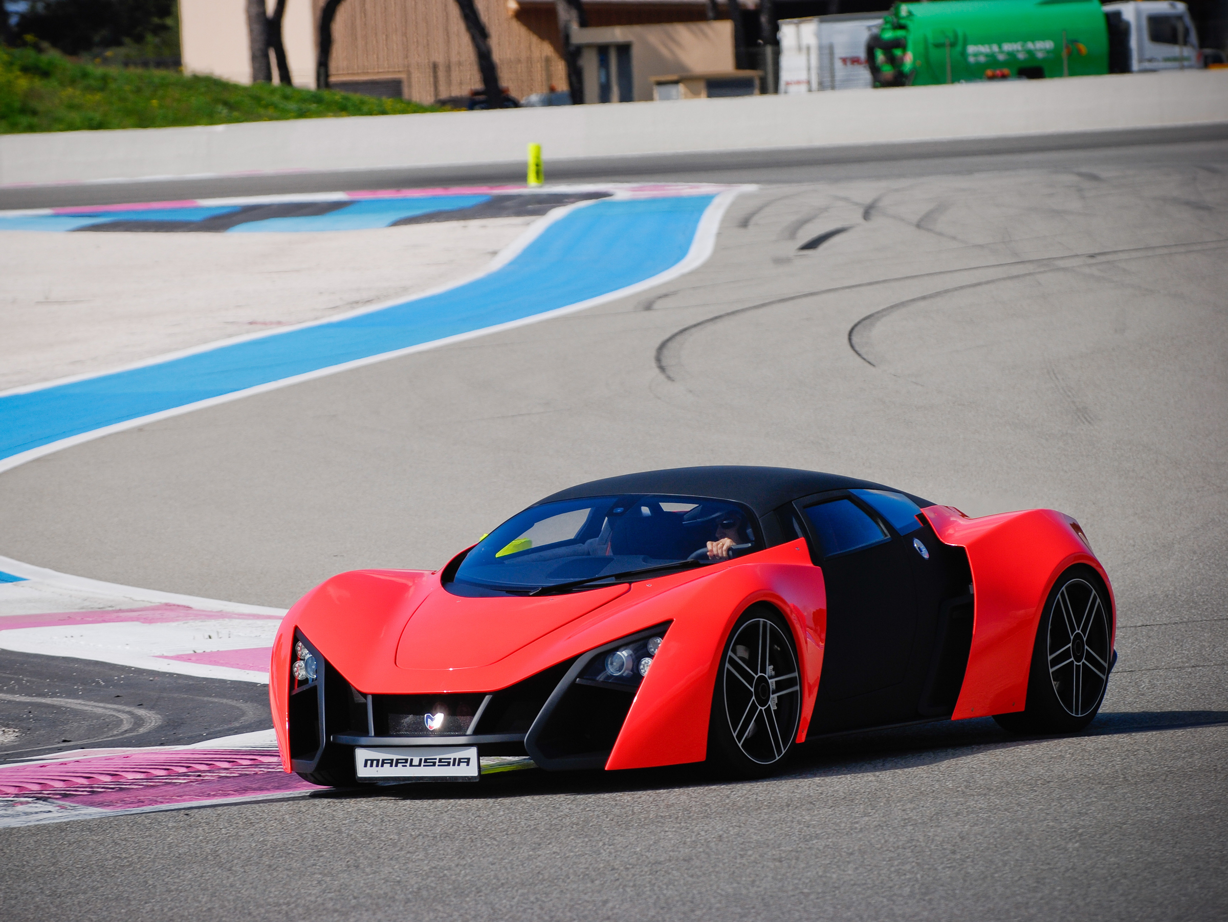 Фото Marussia B2 I поколение - Quto.ru