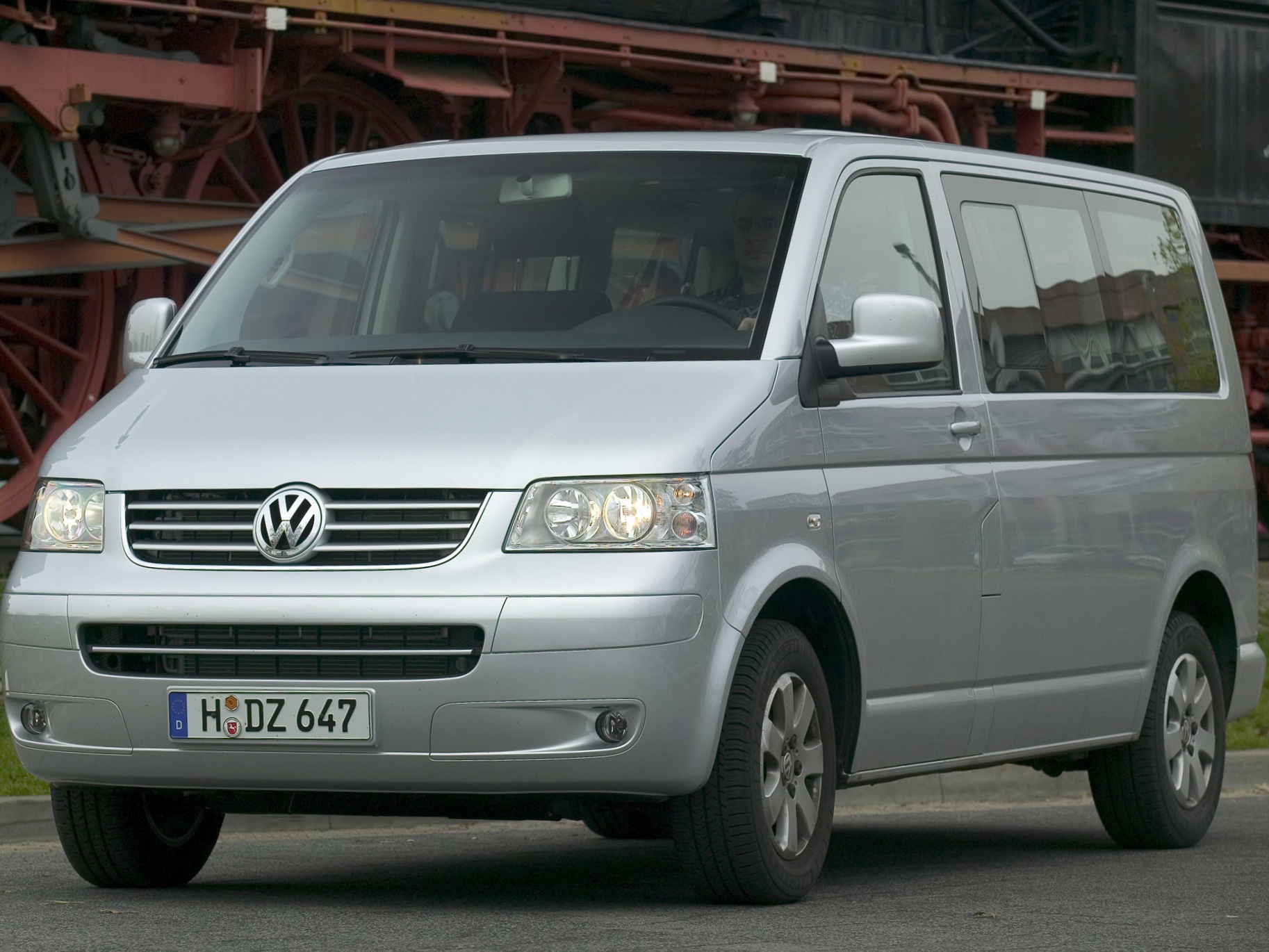 Volkswagen Caravelle T5 Микроавтобус – модификации и цены, одноклассники  Volkswagen Caravelle minubus, где купить - Quto.ru