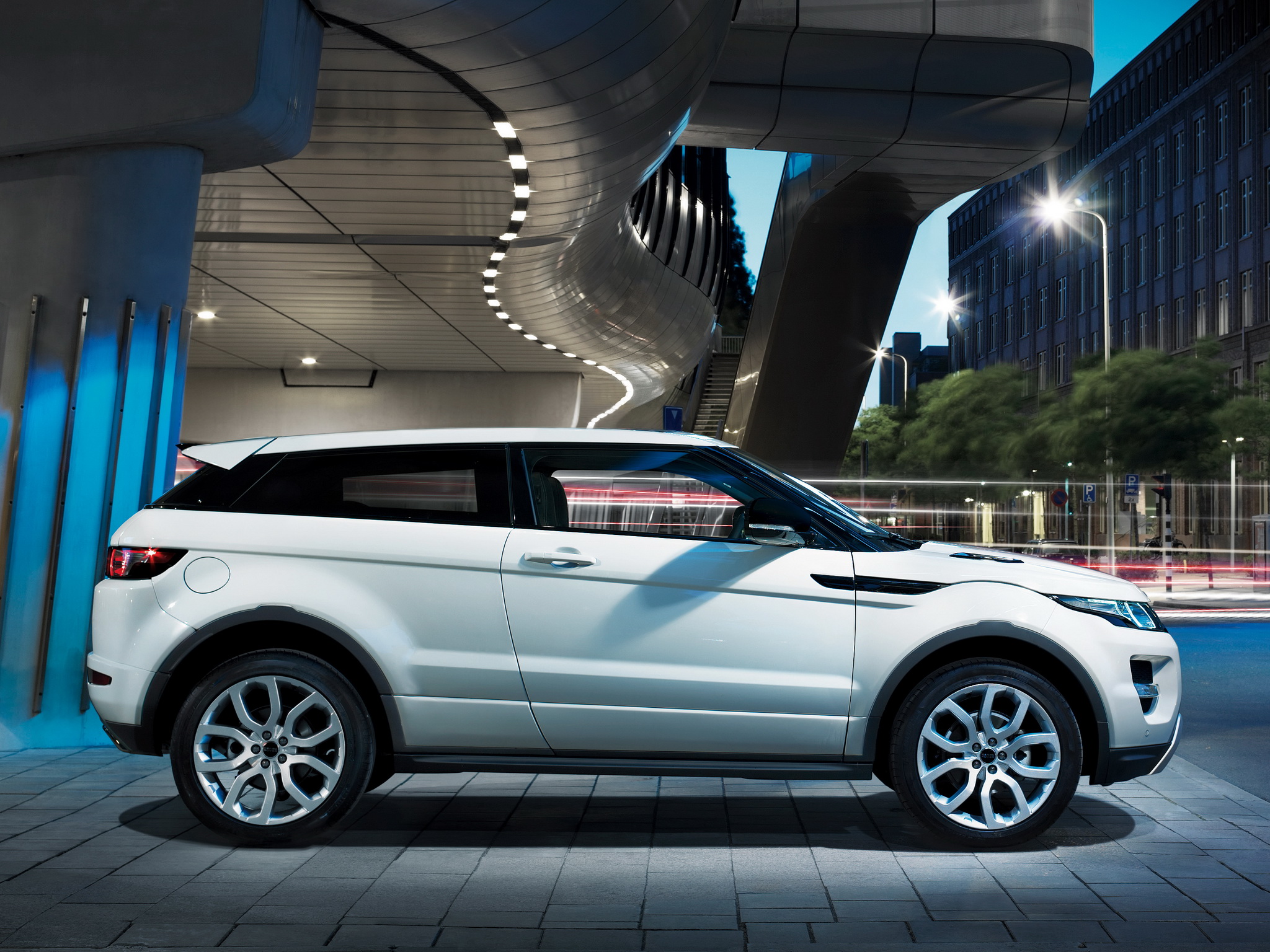 Land Rover Range Rover Evoque 3-дв. I поколение Внедорожник – модификации и  цены, одноклассники Land Rover Range Rover Evoque 3-дв. suv, где купить -  Quto.ru