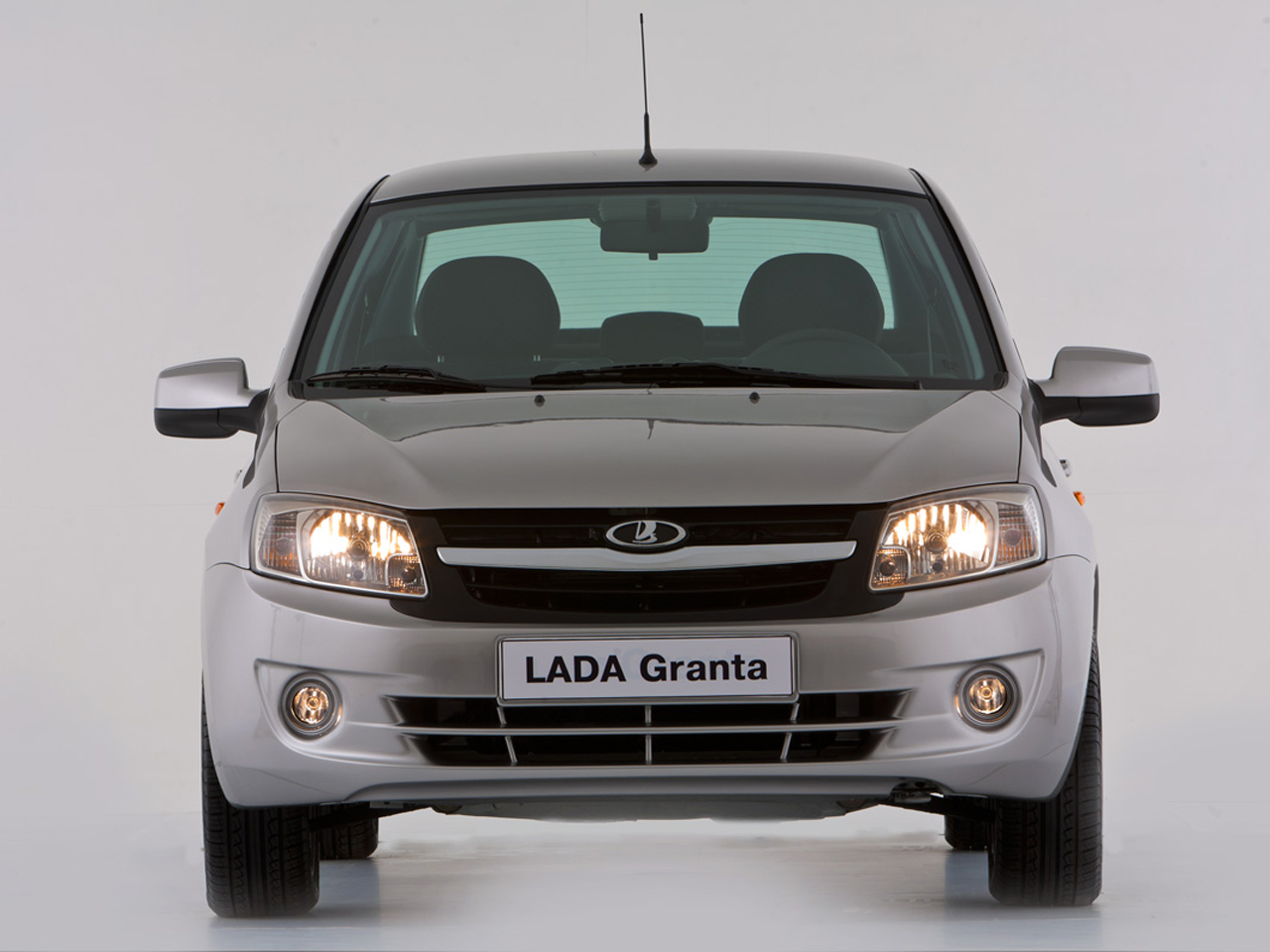 Продано: LADA Granta седан I поколение 1.6 MT 87 л.с. черный в  Санкт-Петербурге - Quto.ru