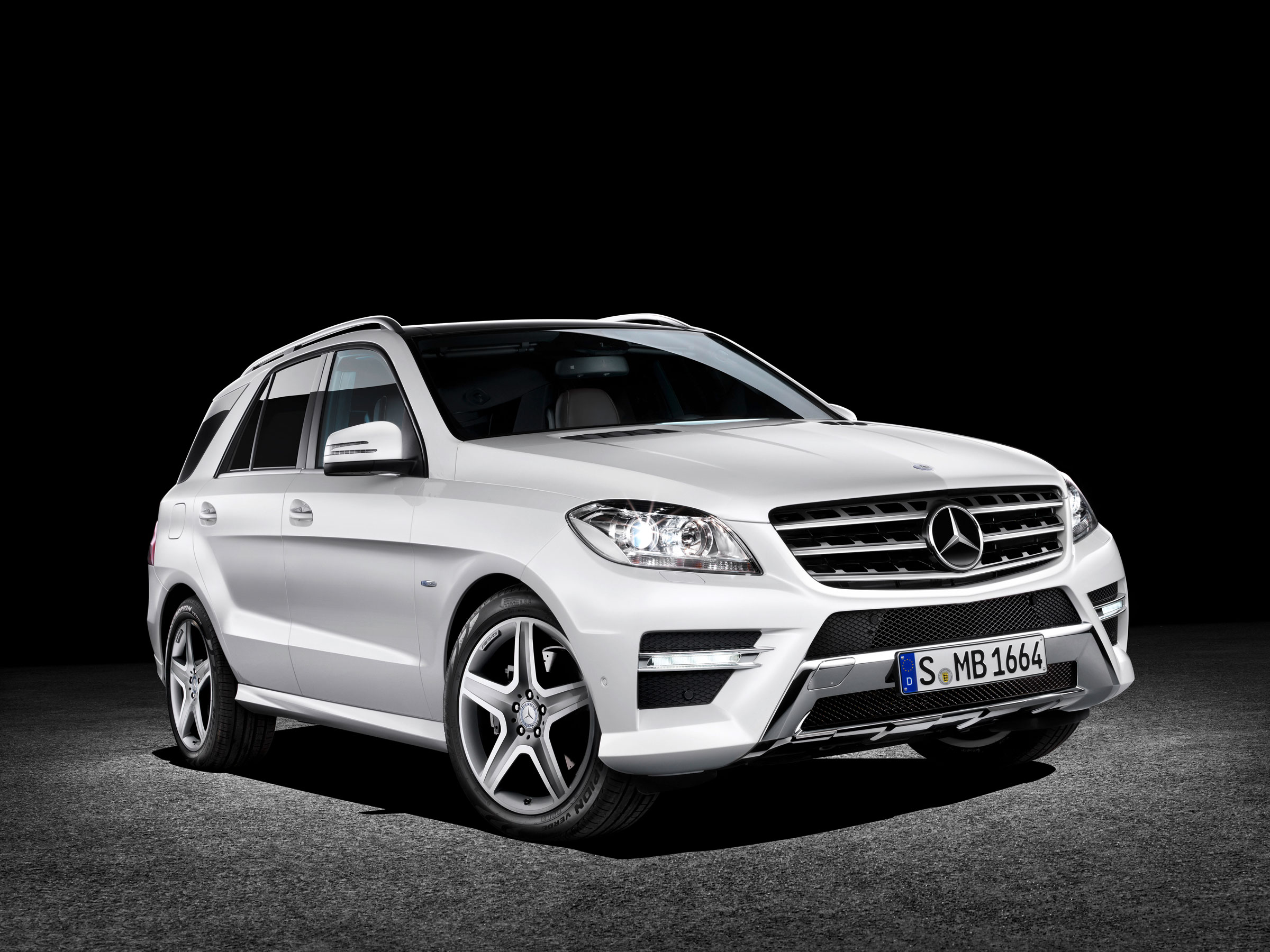 Продано: Mercedes-Benz M-Класс W166 ML 300 AT 250 л.с. черный в Москве -  Quto.ru