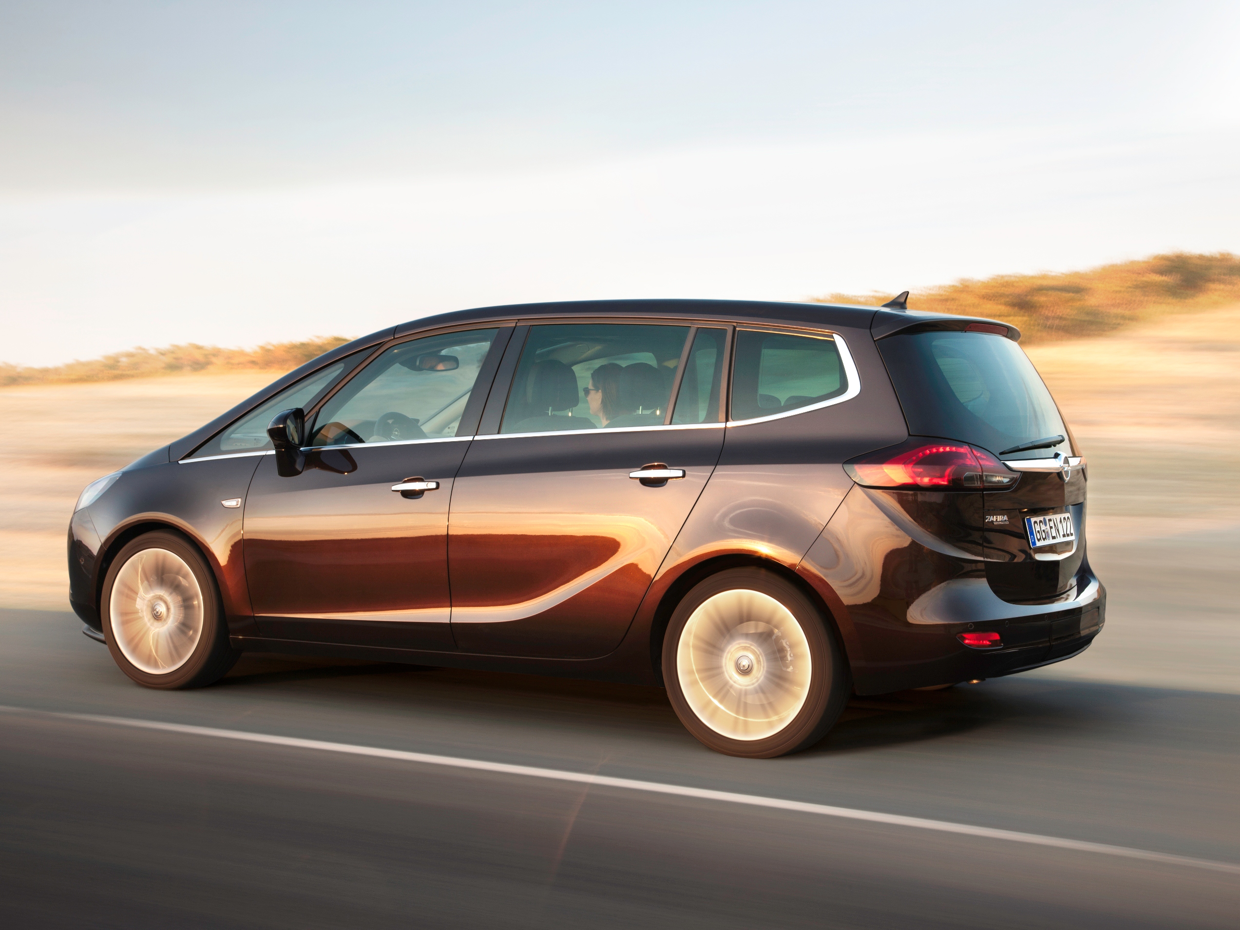 Opel Zafira C Минивэн – модификации и цены, одноклассники Opel Zafira  minivan, где купить - Quto.ru