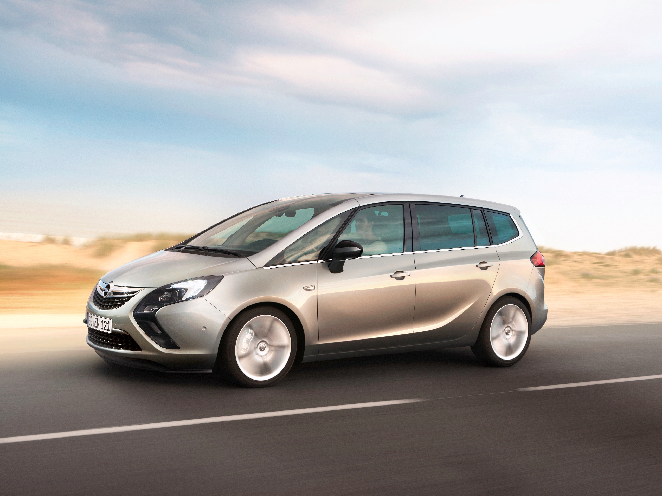 Opel Zafira C Минивэн – модификации и цены, одноклассники Opel Zafira  minivan, где купить - Quto.ru