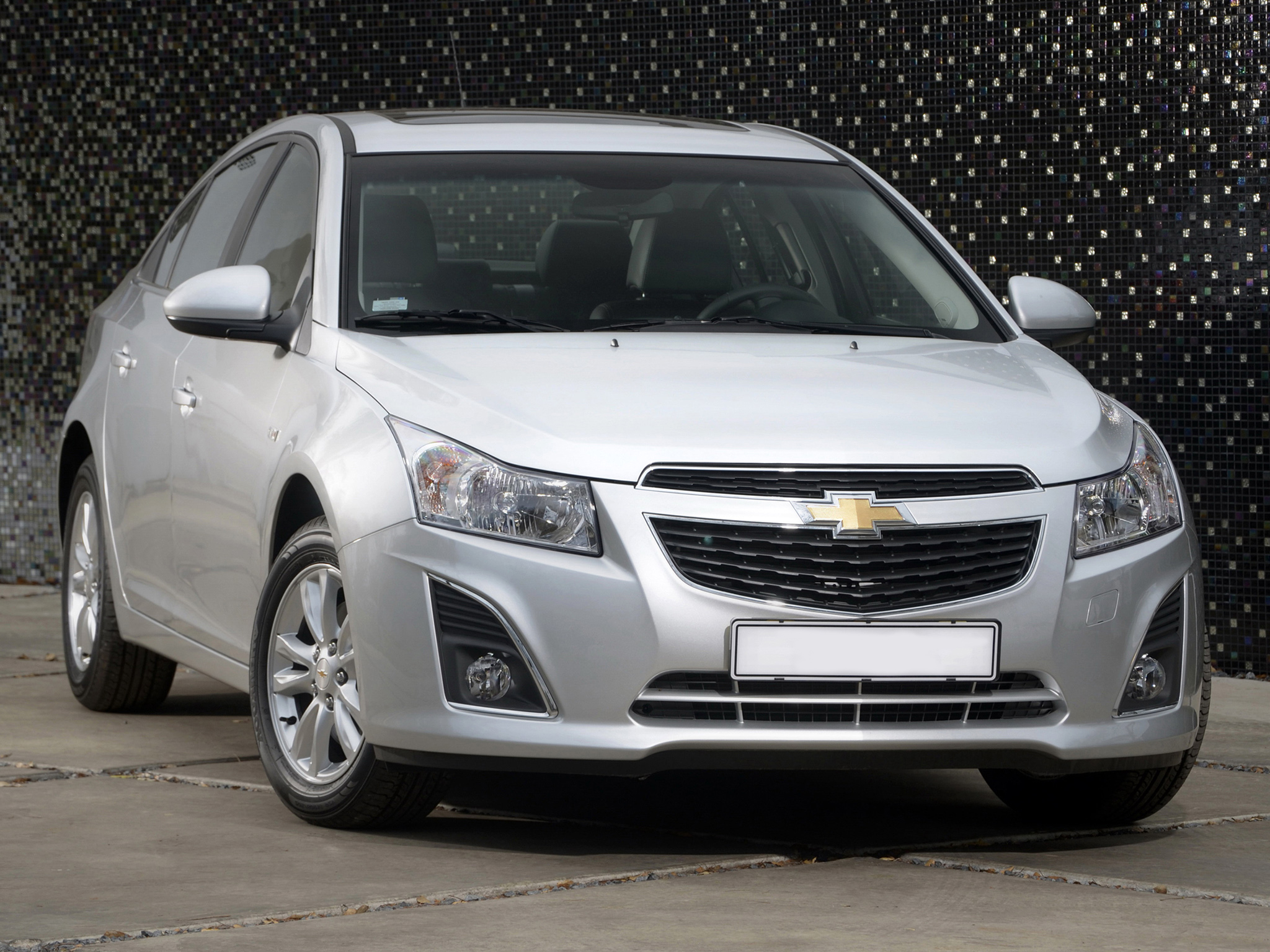 Продано: Chevrolet Cruze седан J300 рестайлинг 1.6 MT 109 л.с. серый в  Чувашии - Quto.ru