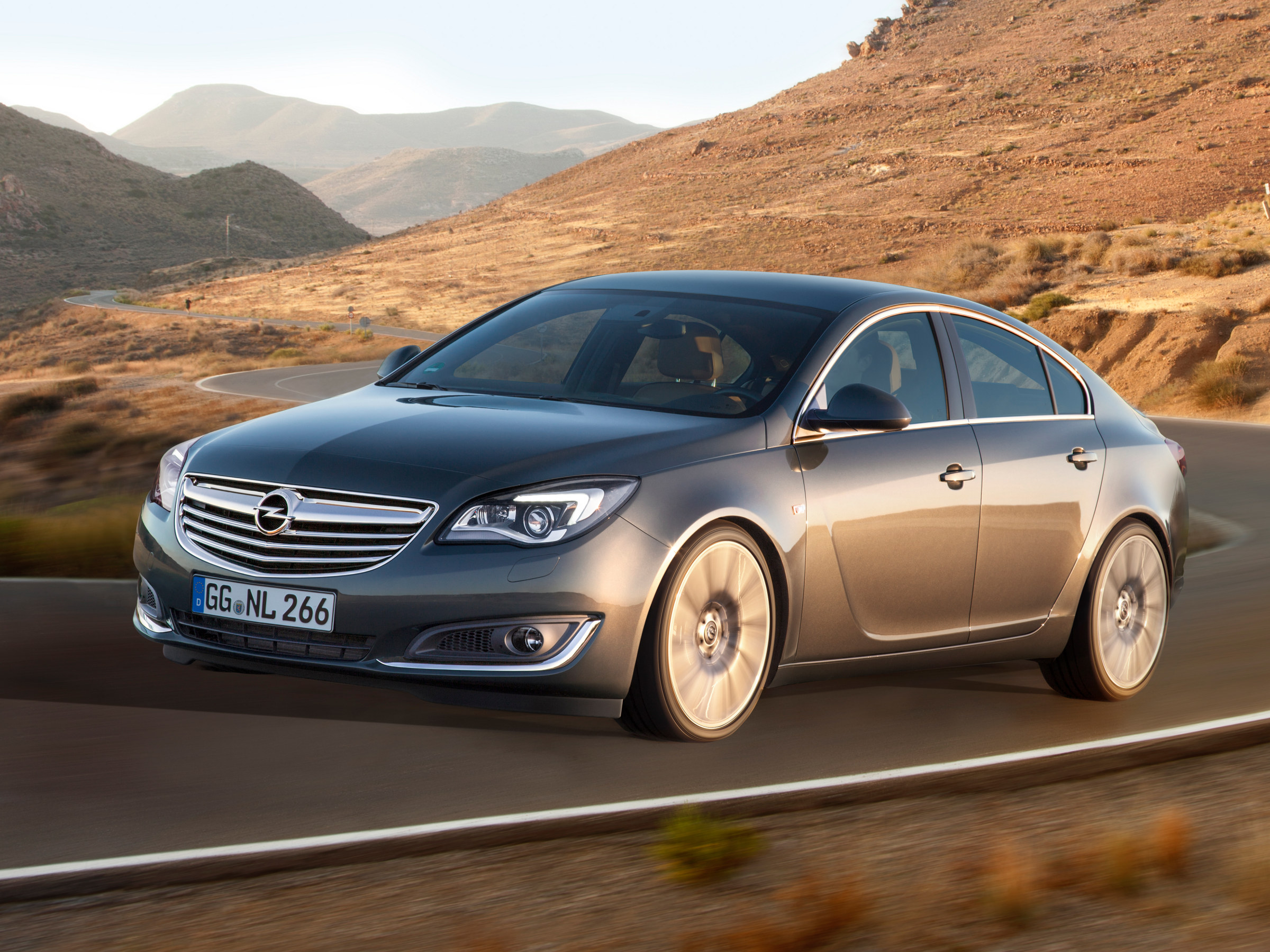 Продано: Opel Insignia хэтчбек I поколение рестайлинг 1.6 Turbo AT 170 л.с.  белый в Ставропольском крае - Quto.ru