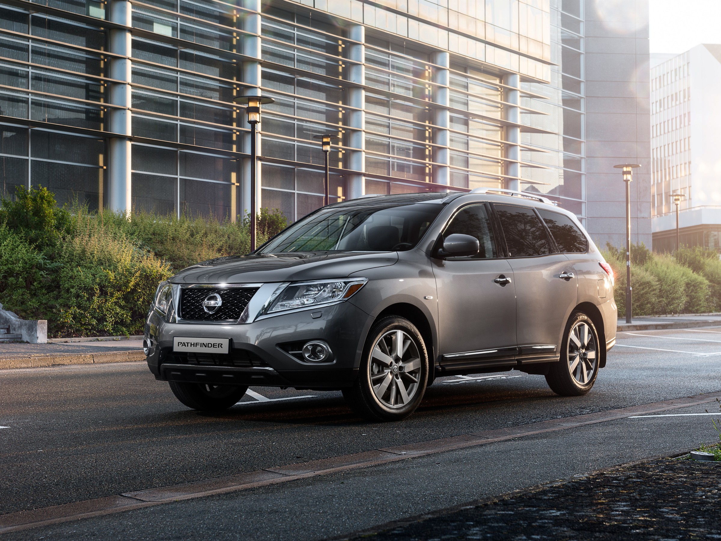 Nissan pathfinder 2015. Nissan Pathfinder 2014. Кроссовер Ниссан Патфайндер. Nissan Pathfinder 2021.