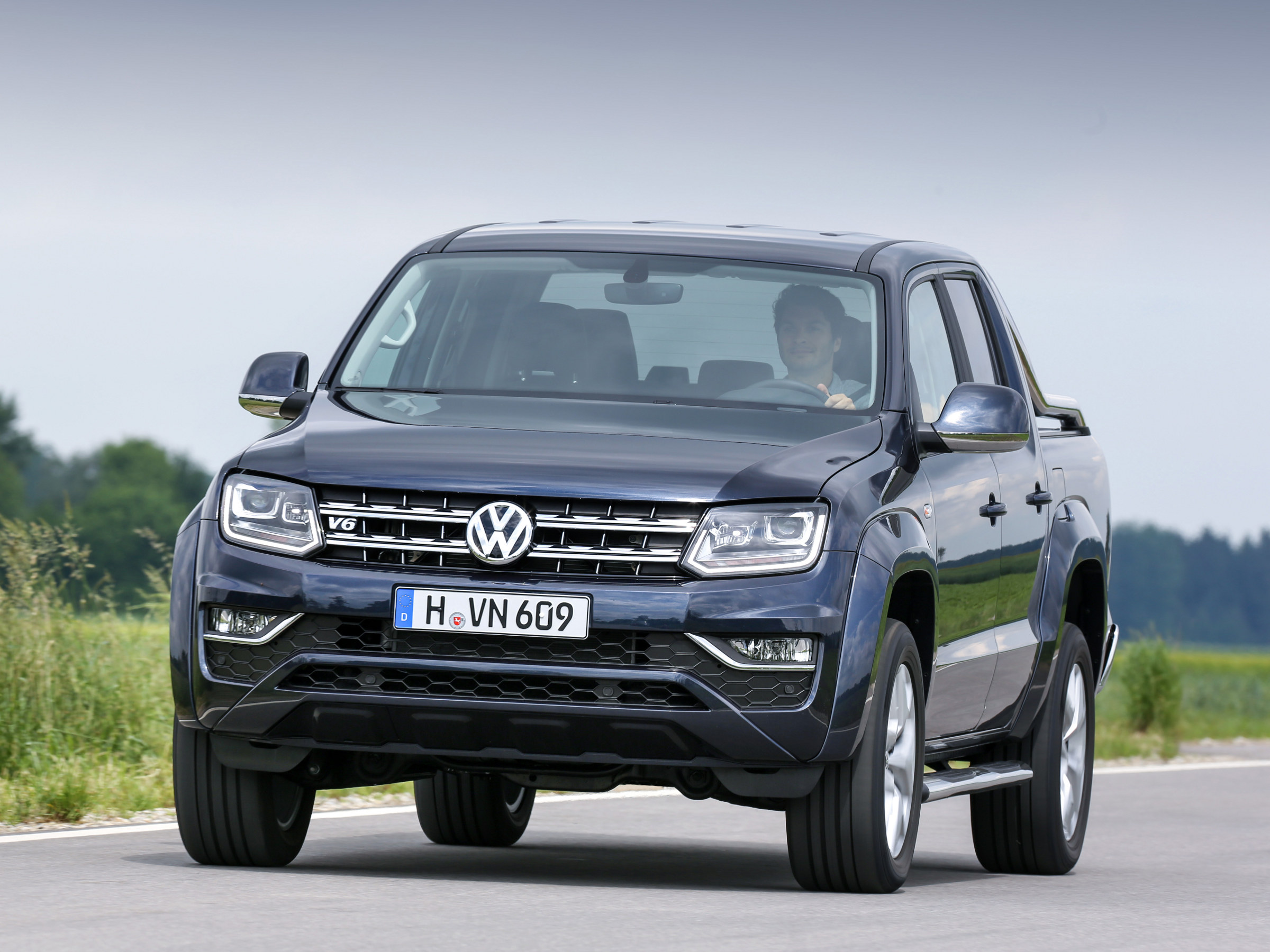 Продано: Volkswagen Amarok 4-дв. I поколение рестайлинг 2.0 biTDI AT 180  л.с. серебристый в Пермском крае - Quto.ru