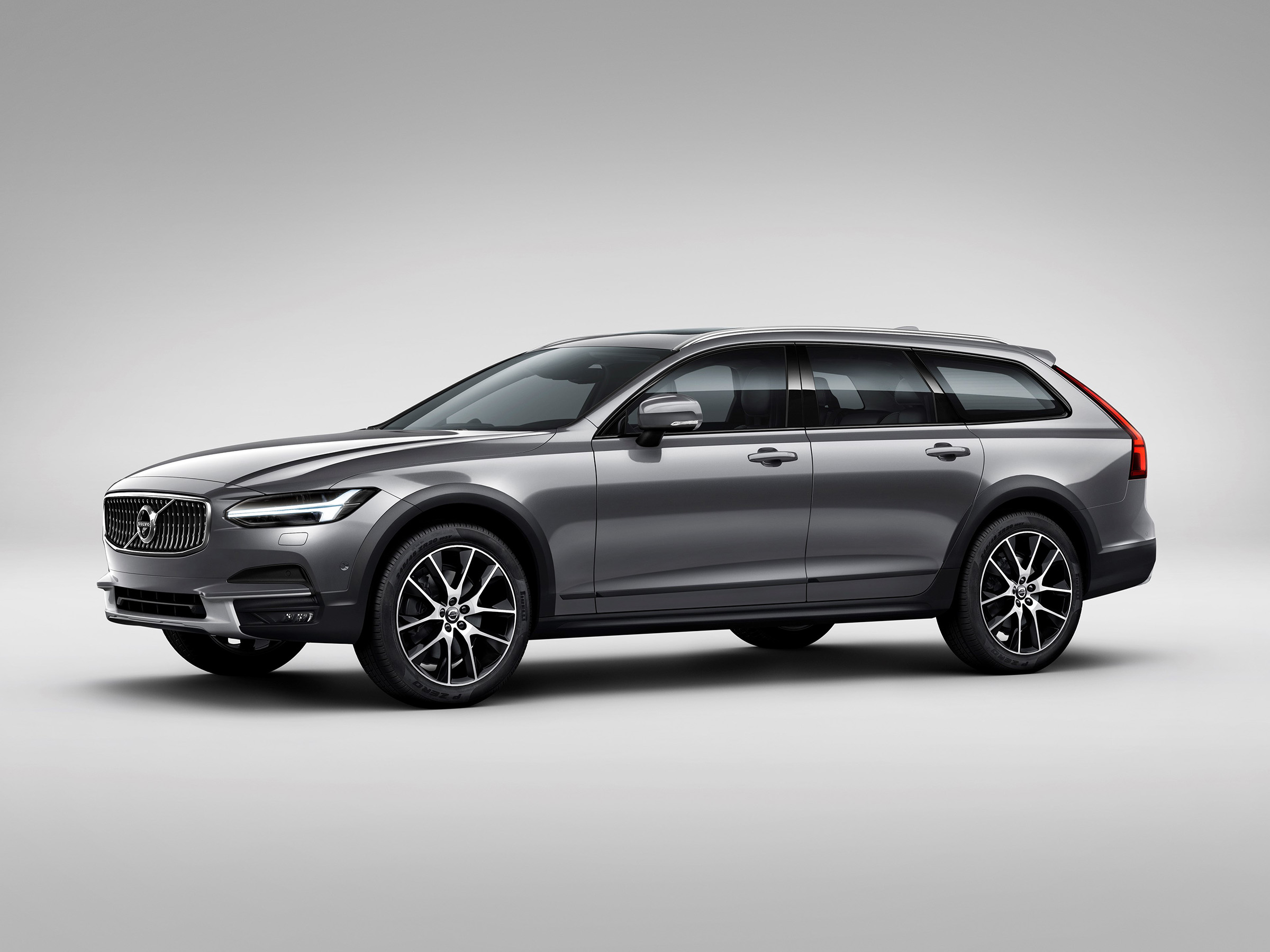 Volvo V90 Cross Country II поколение Универсал – модификации и цены,  одноклассники Volvo V90 Cross Country wagon, где купить - Quto.ru