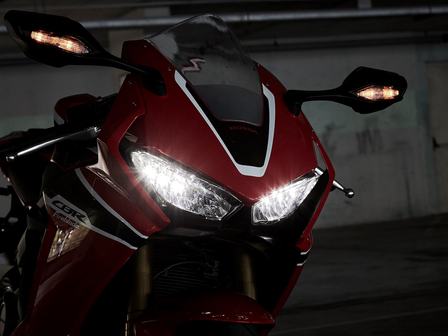Honda Cbr1000rr Fireblade Abs 17 Cena Tehnicheskie Harakteristiki Fotografii Video Quto Ru