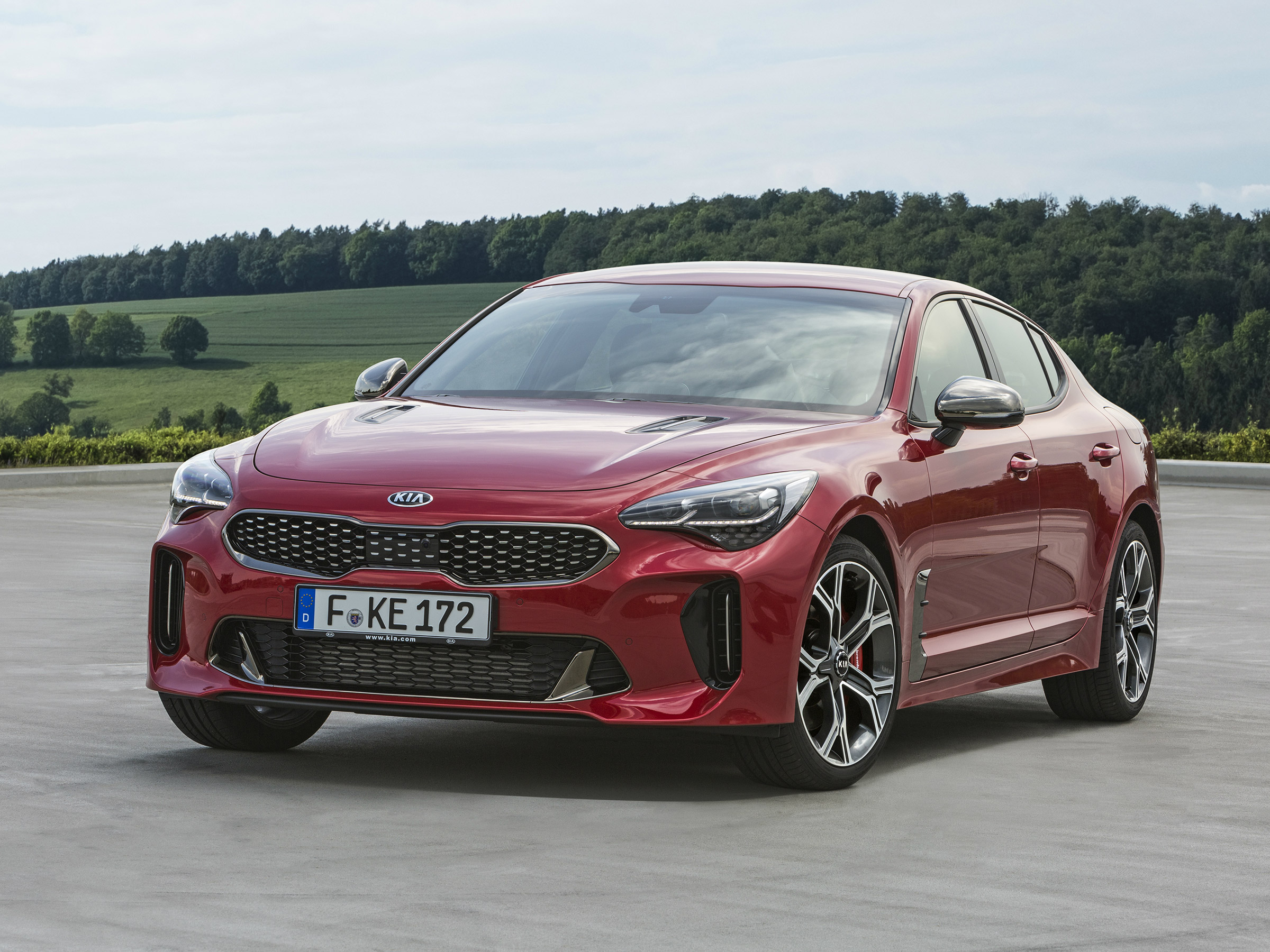 KIA Stinger I поколение Хэтчбек – модификации и цены, одноклассники KIA  Stinger hatchback, где купить - Quto.ru