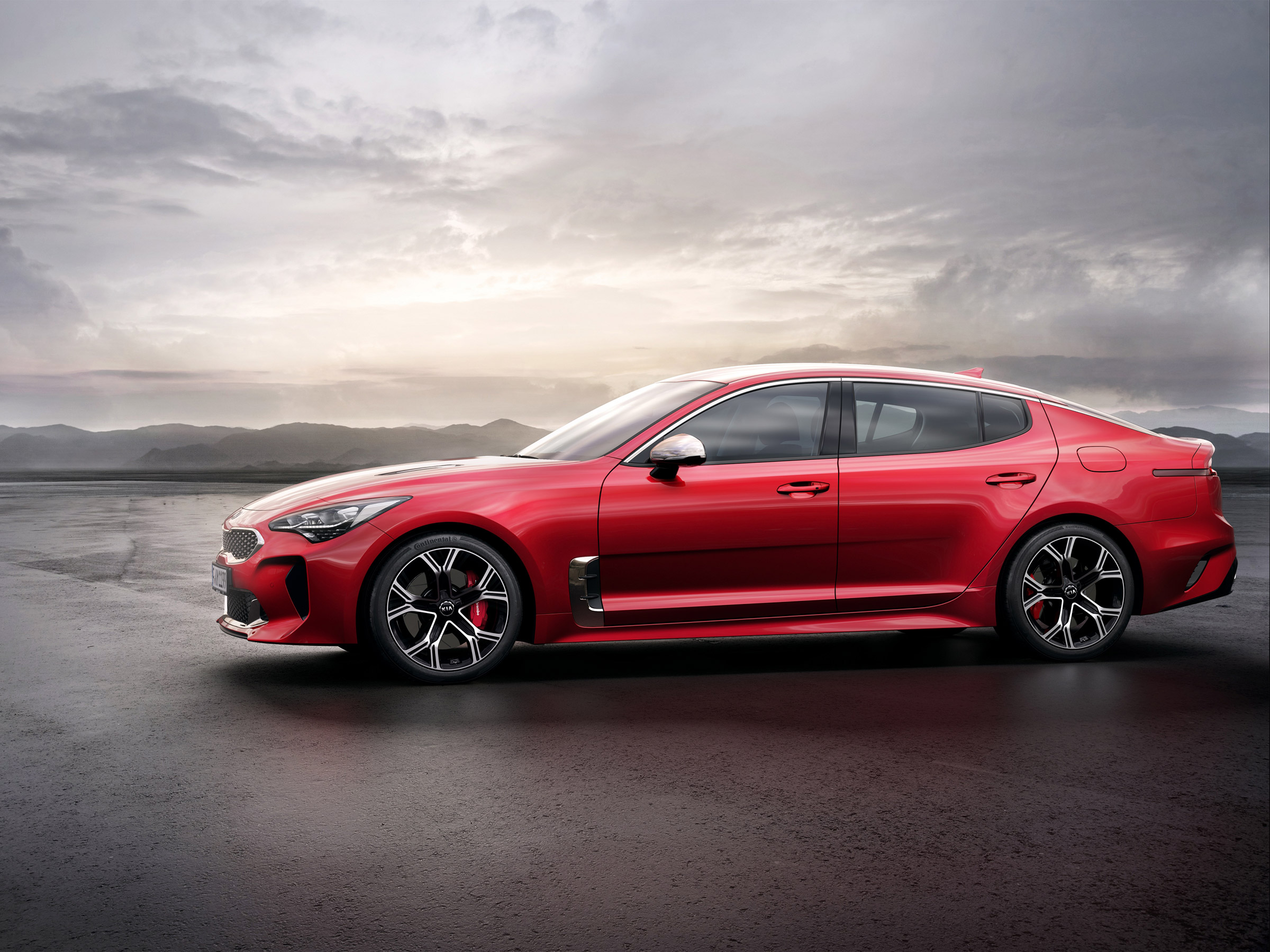 KIA Stinger I поколение Хэтчбек – модификации и цены, одноклассники KIA  Stinger hatchback, где купить - Quto.ru