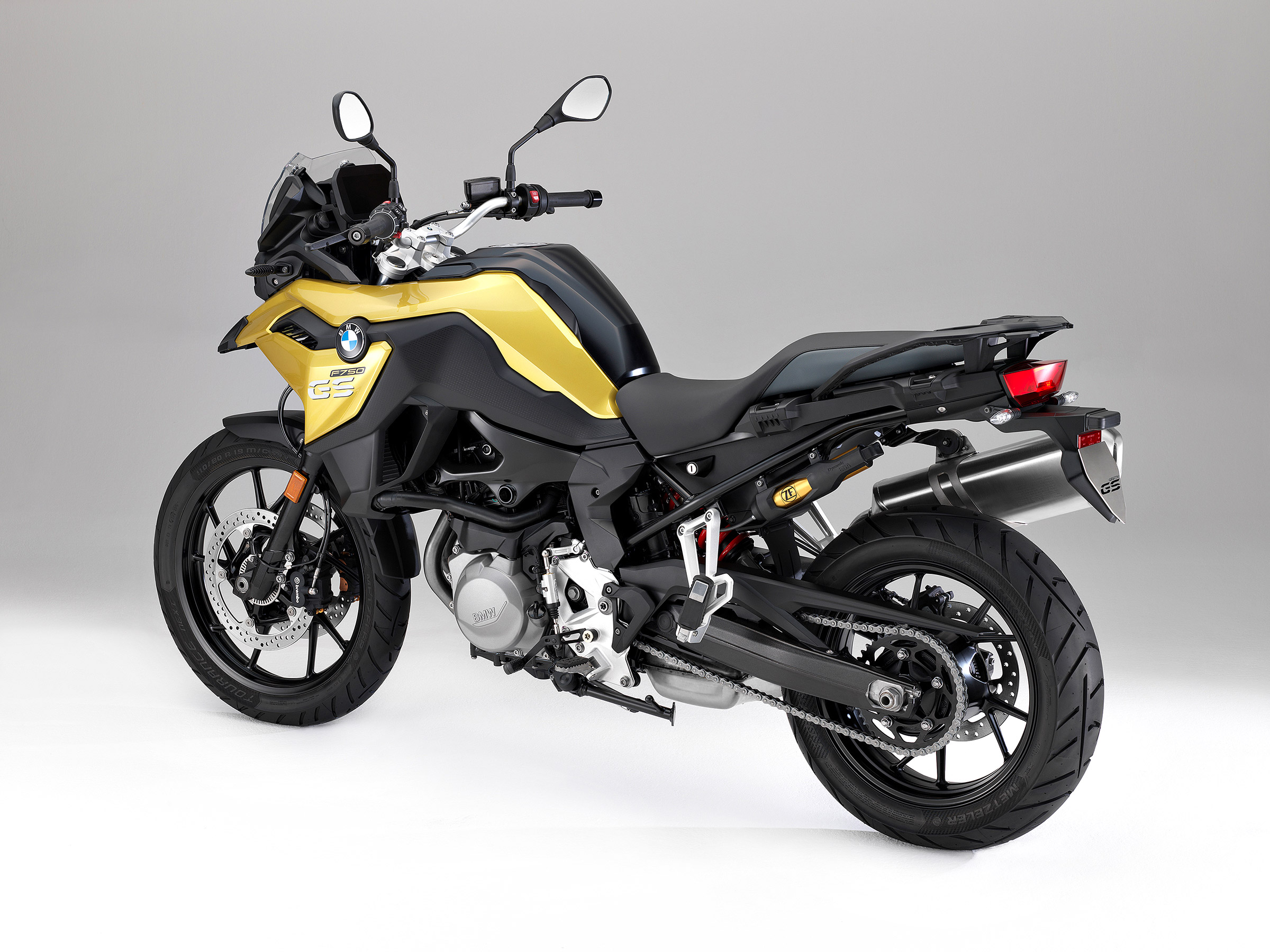 Обзор мотоцикла BMW F 750GS 2018: особенности и характеристики