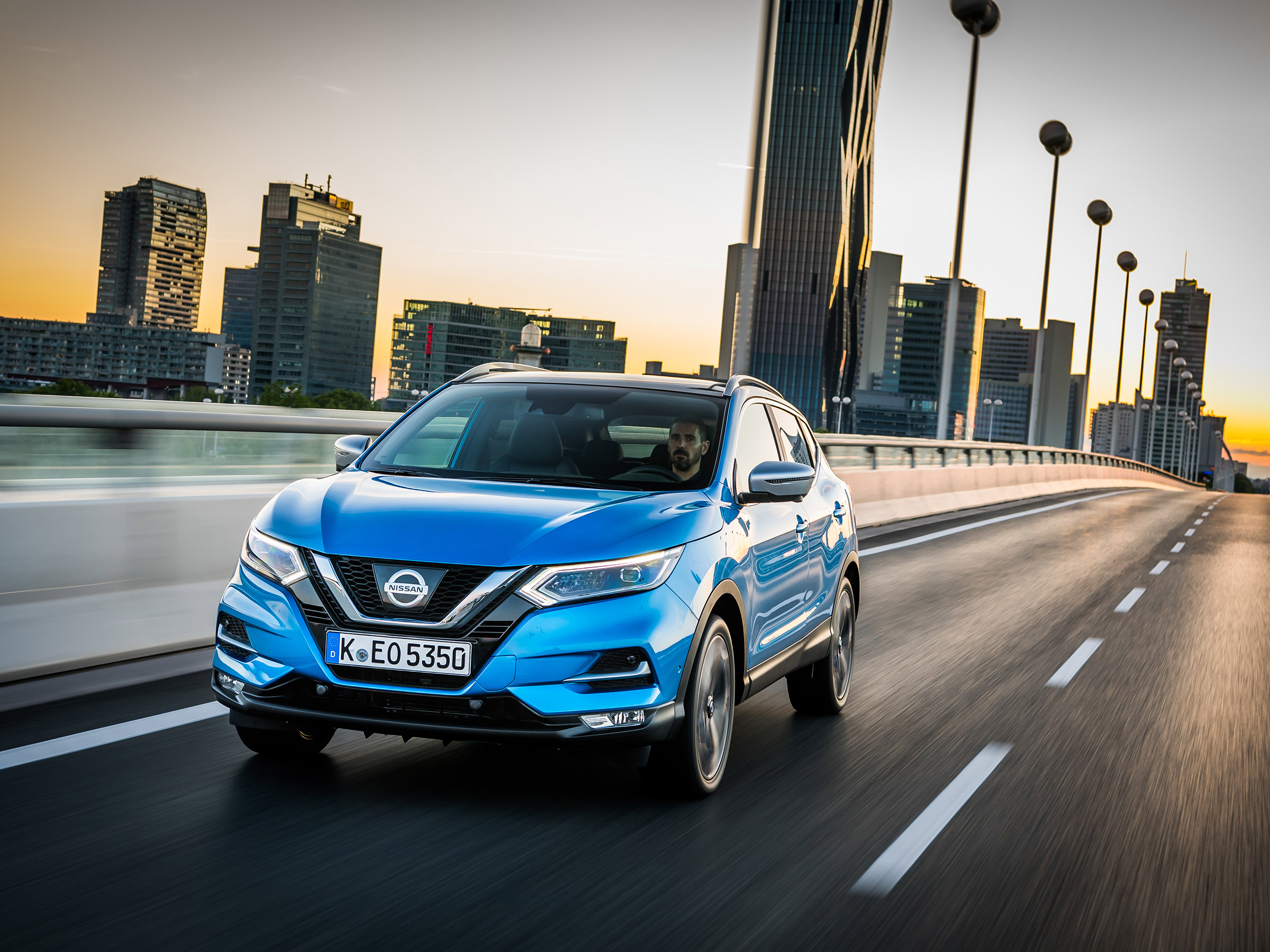 Продано: Nissan Qashqai II поколение рестайлинг 2.0 CVT 4WD 144 л.с. черный  металлик в Москве - Quto.ru