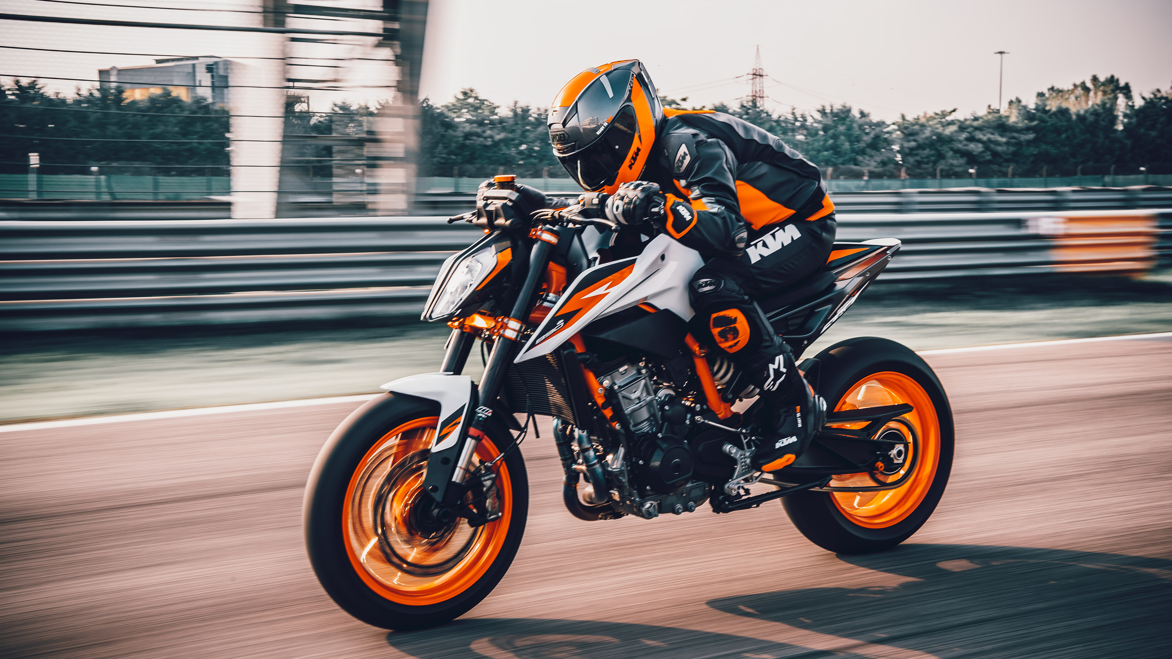 Ktm 2024 duke 890r