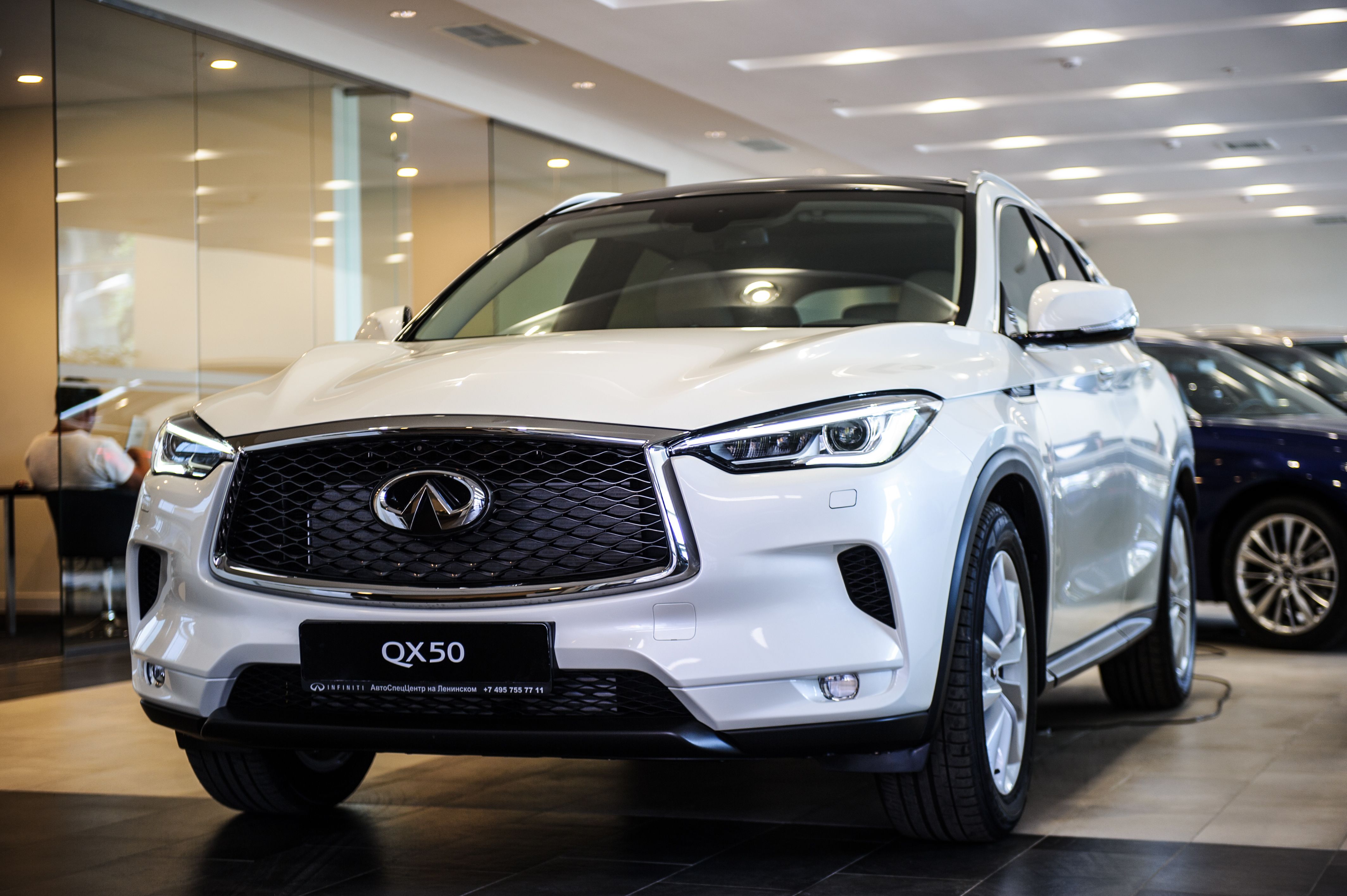 Продано: Infiniti QX50 II поколение 2.0 T CVT 4WD 249 л.с. белый в Москве -  Quto.ru