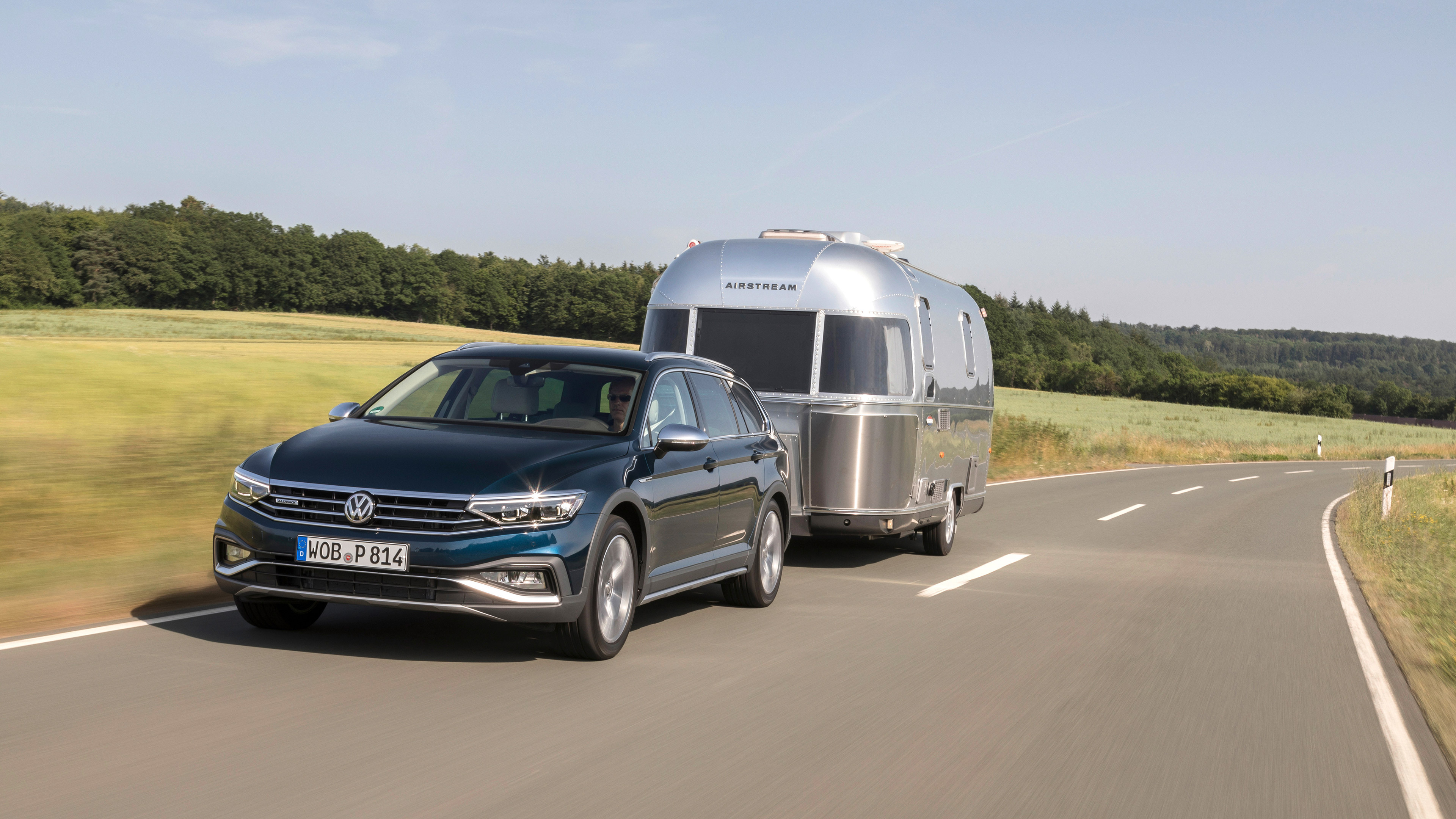 Volkswagen Passat Alltrack B8 рестайлинг Универсал – модификации и цены,  одноклассники Volkswagen Passat Alltrack wagon, где купить - Quto.ru