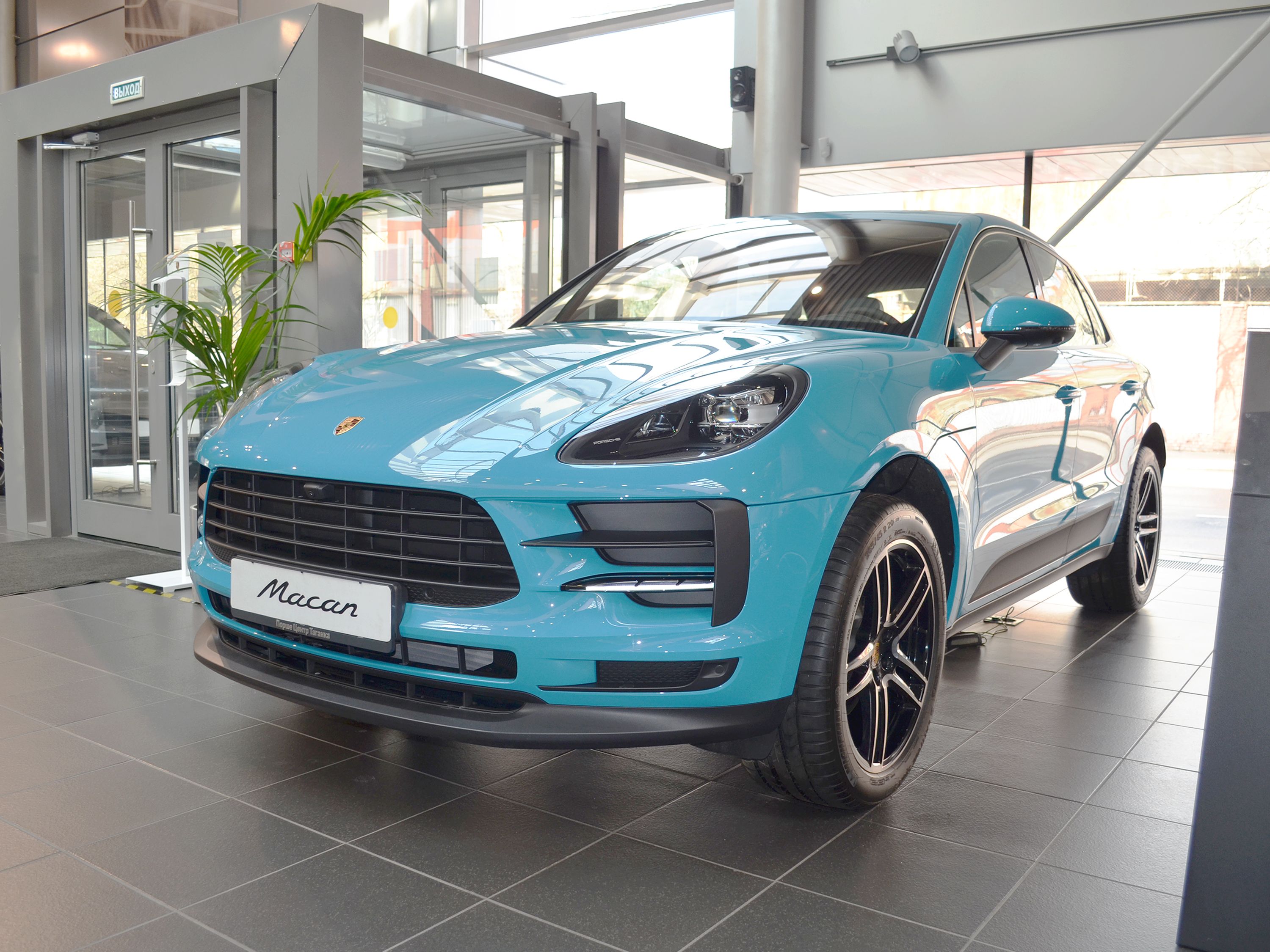 Продано: Porsche Macan I поколение рестайлинг 2.0 PDK 252 л.с. голубой в  Москве - Quto.ru