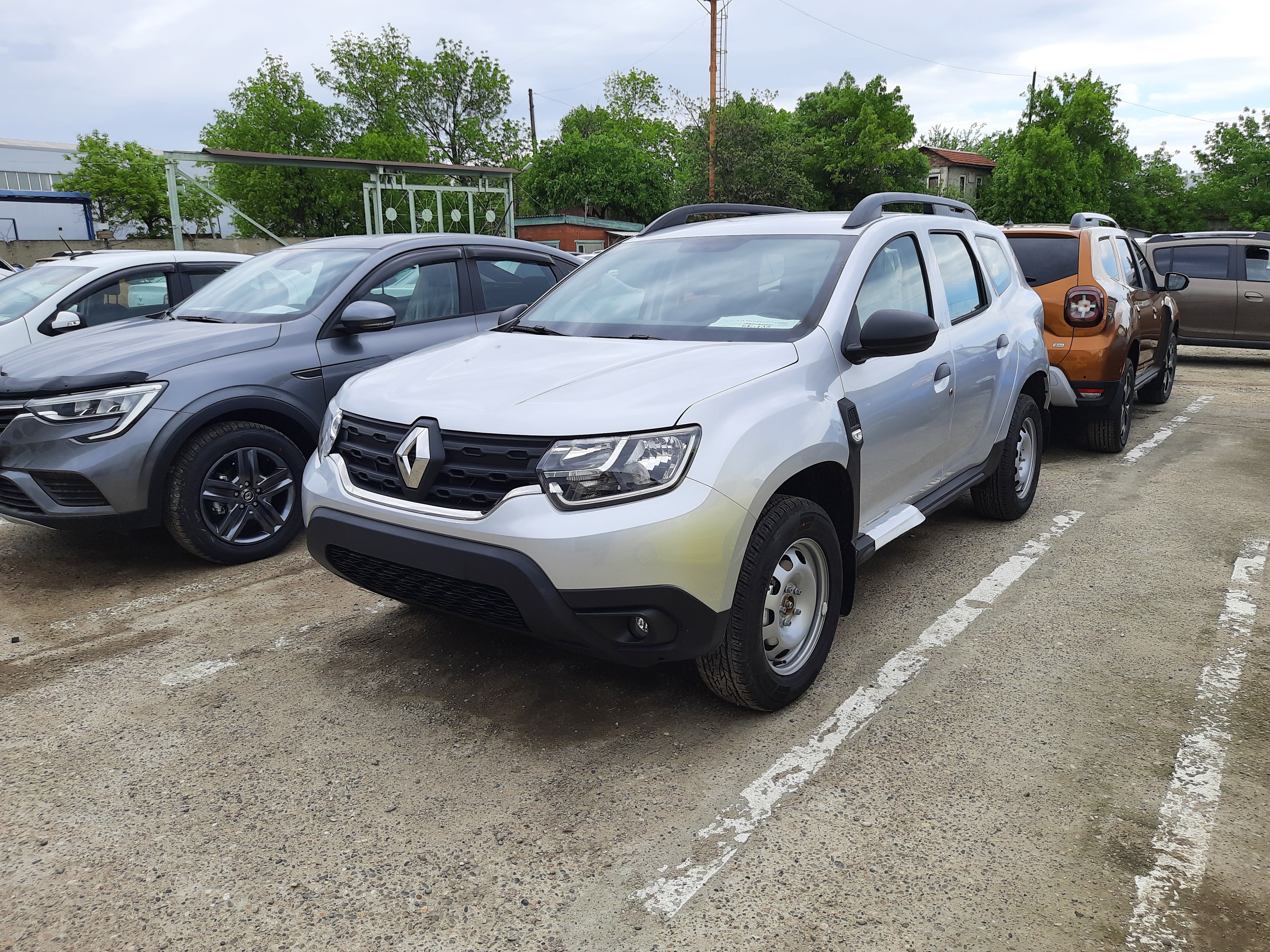 Продано: Renault Duster I поколение рестайлинг 1.6 MT 4x4 114 л.с.  серебристый металлик в Свердловской области - Quto.ru