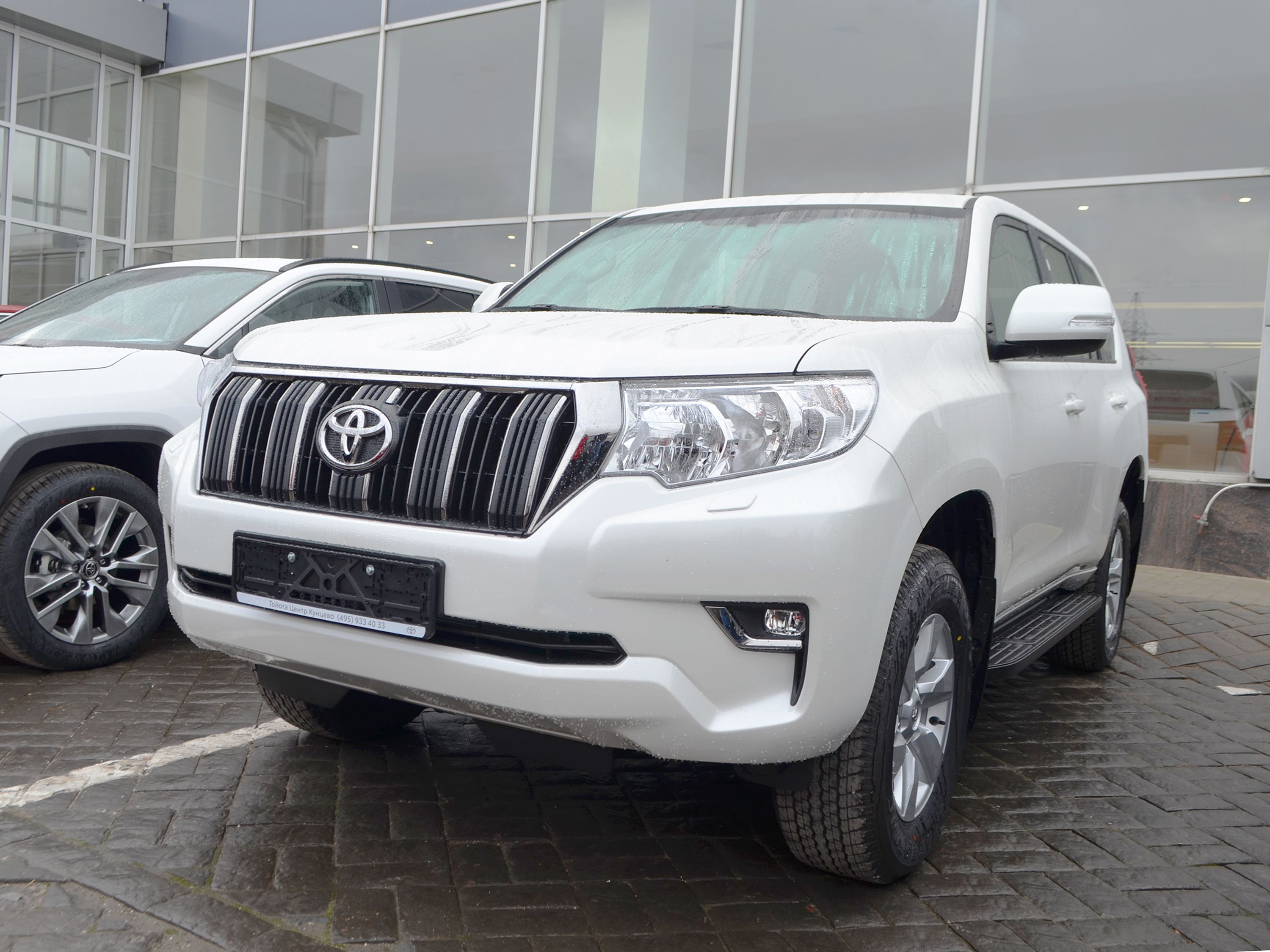 Продано: Toyota Land Cruiser Prado J150 2-й рестайлинг 2.8 TD AT 200 л.с.  белый металлик в Москве - Quto.ru