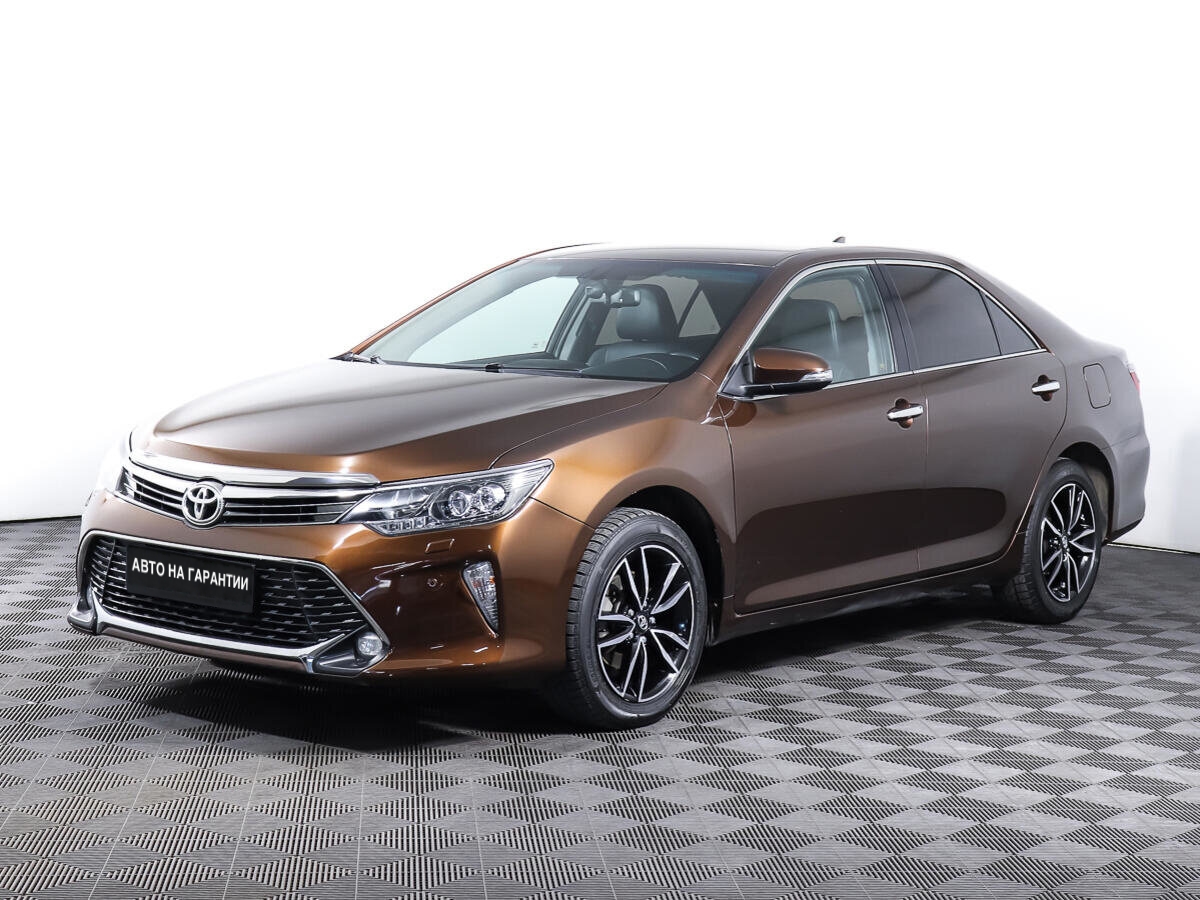 Купить б/у Toyota Camry VIII поколение (коричневый) 2017 года в Москве за 2  036 000 ₽ - Quto.ru