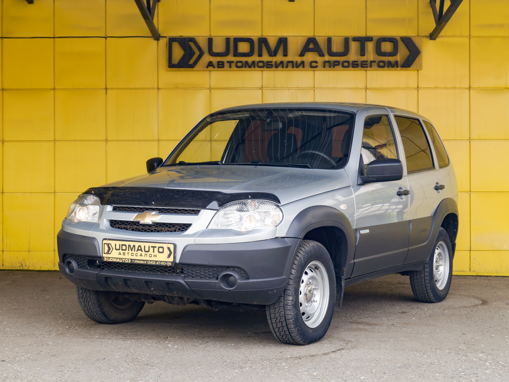 Продано: Chevrolet Niva I поколение рестайлинг 1.7 MT 80 л.с. серебряный в  Удмуртии - Quto.ru