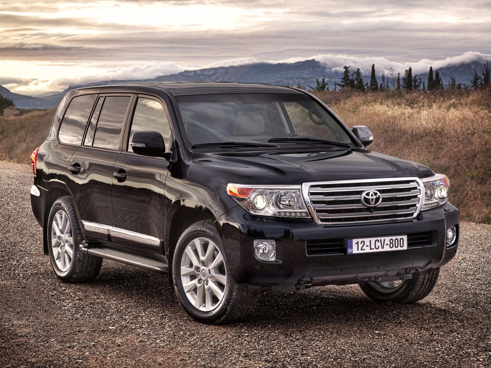 Мультимедийный центр Люкс в Toyota Land Cruiser 