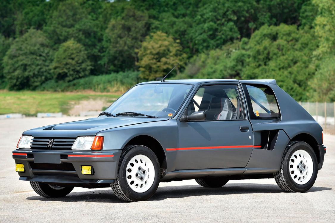 1984 Peugeot 205 Turbo 16 - легенда гоночных трасс
