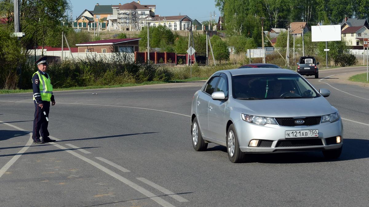 Как поставить на место гаишника, который штрафует за противотуманки -  Quto.ru