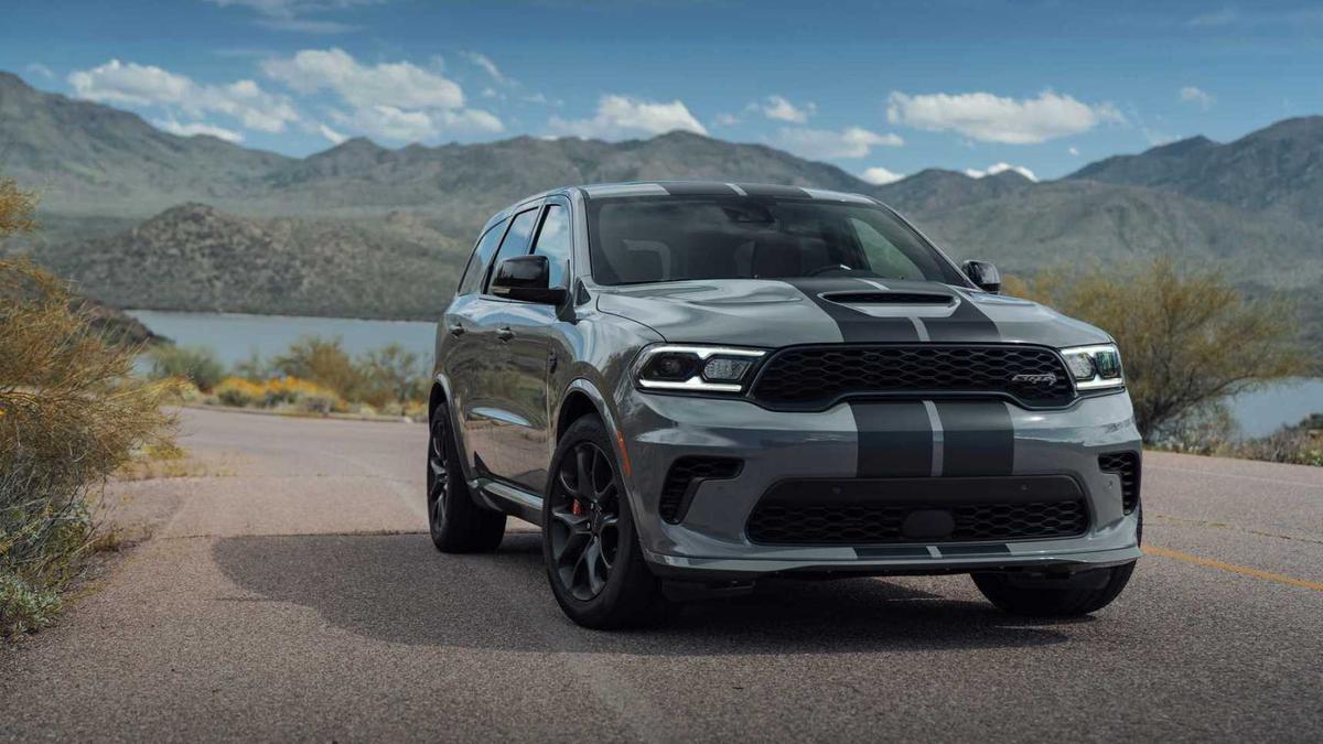 Звание мощнейшего кроссовера в мире застолбил Dodge Durango - Quto.ru