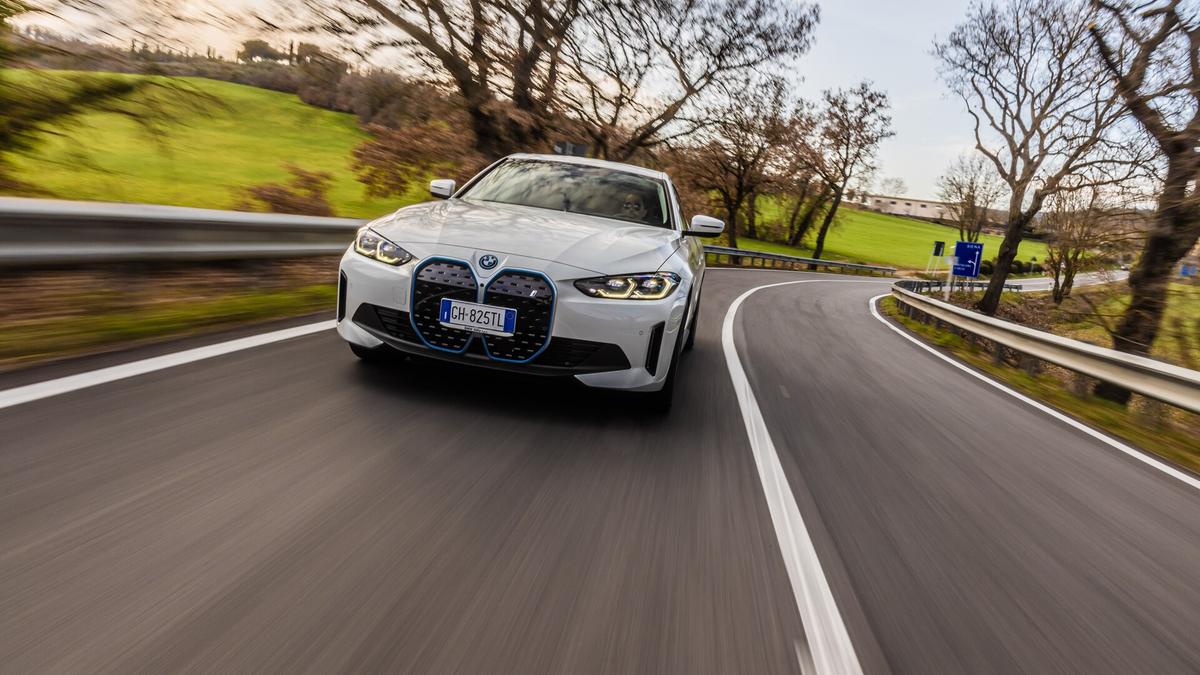 Суперкары с большим запасом хода