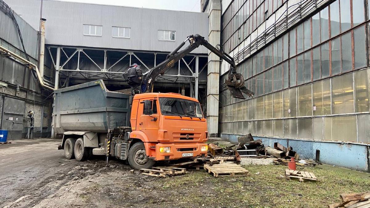 Из-за обилия заказов Ульяновскому автозаводу негде хранить автомобили -  Quto.ru