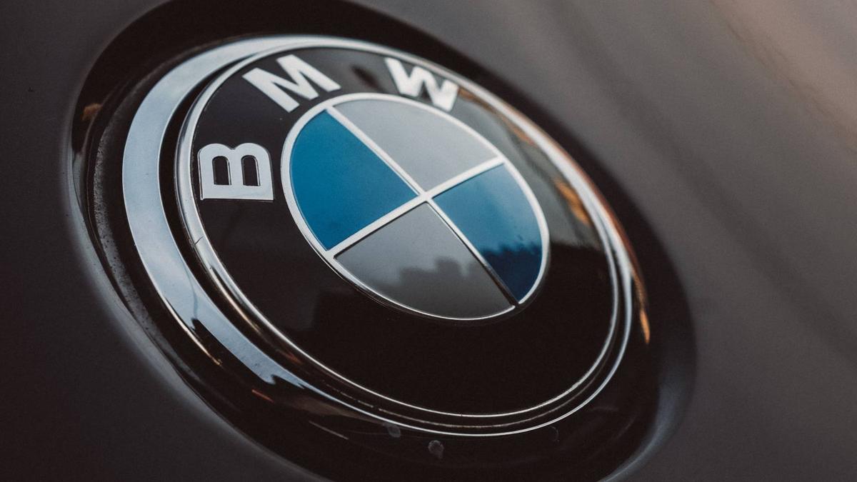 BMW запретил россиянам подключать смартфоны к машинам - Quto.ru