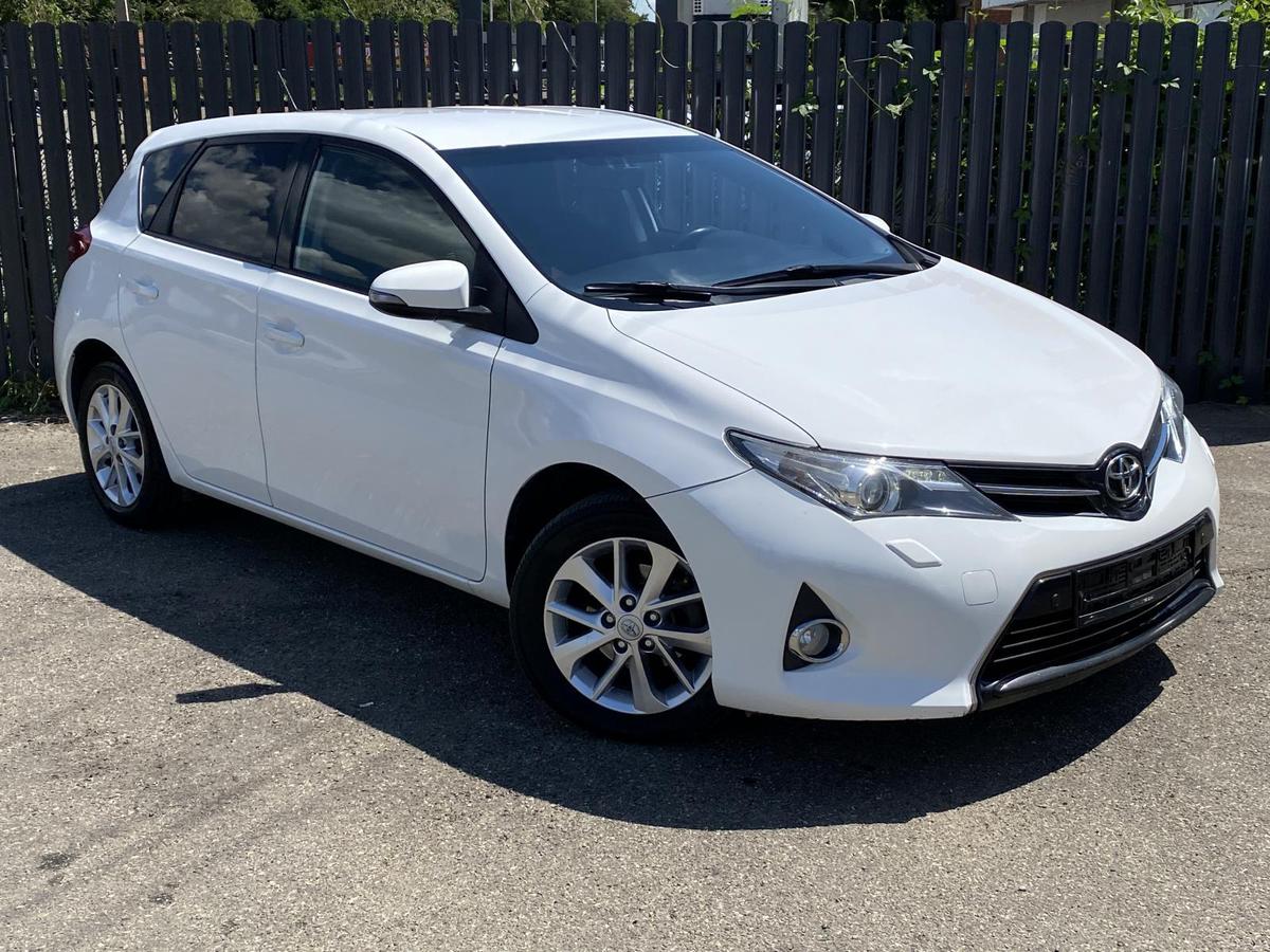 Продано: Toyota Auris II поколение 1.6 CVT 132 л.с. белый в Краснодарском  крае - Quto.ru