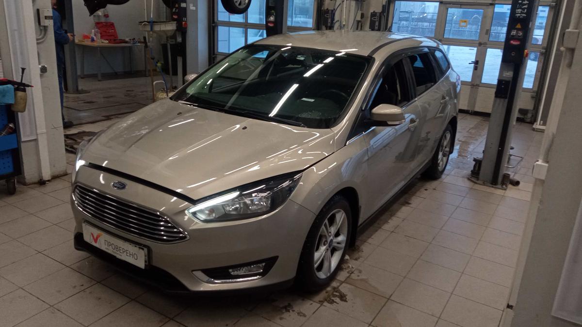 Продано: Ford Focus хэтчбек 5-дв. III поколение рестайлинг 1.5 EcoBoost AT  150 л.с. бежевый в Санкт-Петербурге - Quto.ru