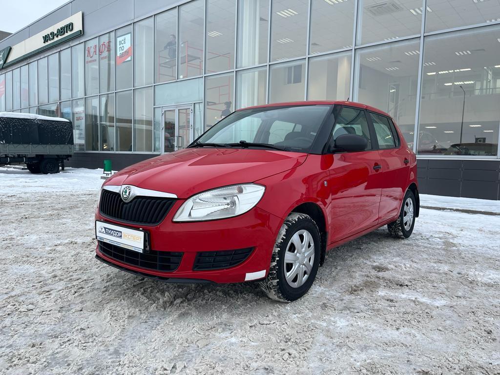 Продано: Skoda Fabia хэтчбек II поколение рестайлинг 1.2 MT 70 л.с. красный  в Татарстане - Quto.ru