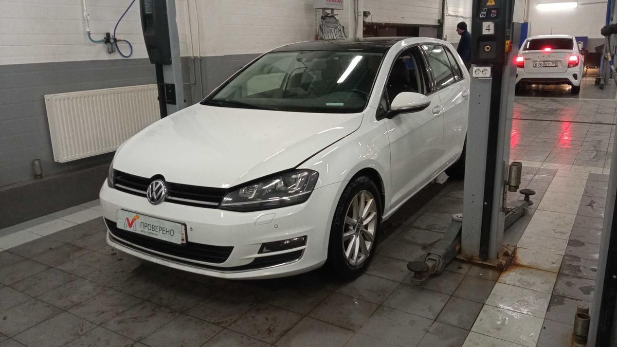 Продано: Volkswagen Golf 3-дв. VII поколение 1.4 TSI DSG 122 л.с. белый в  Санкт-Петербурге - Quto.ru