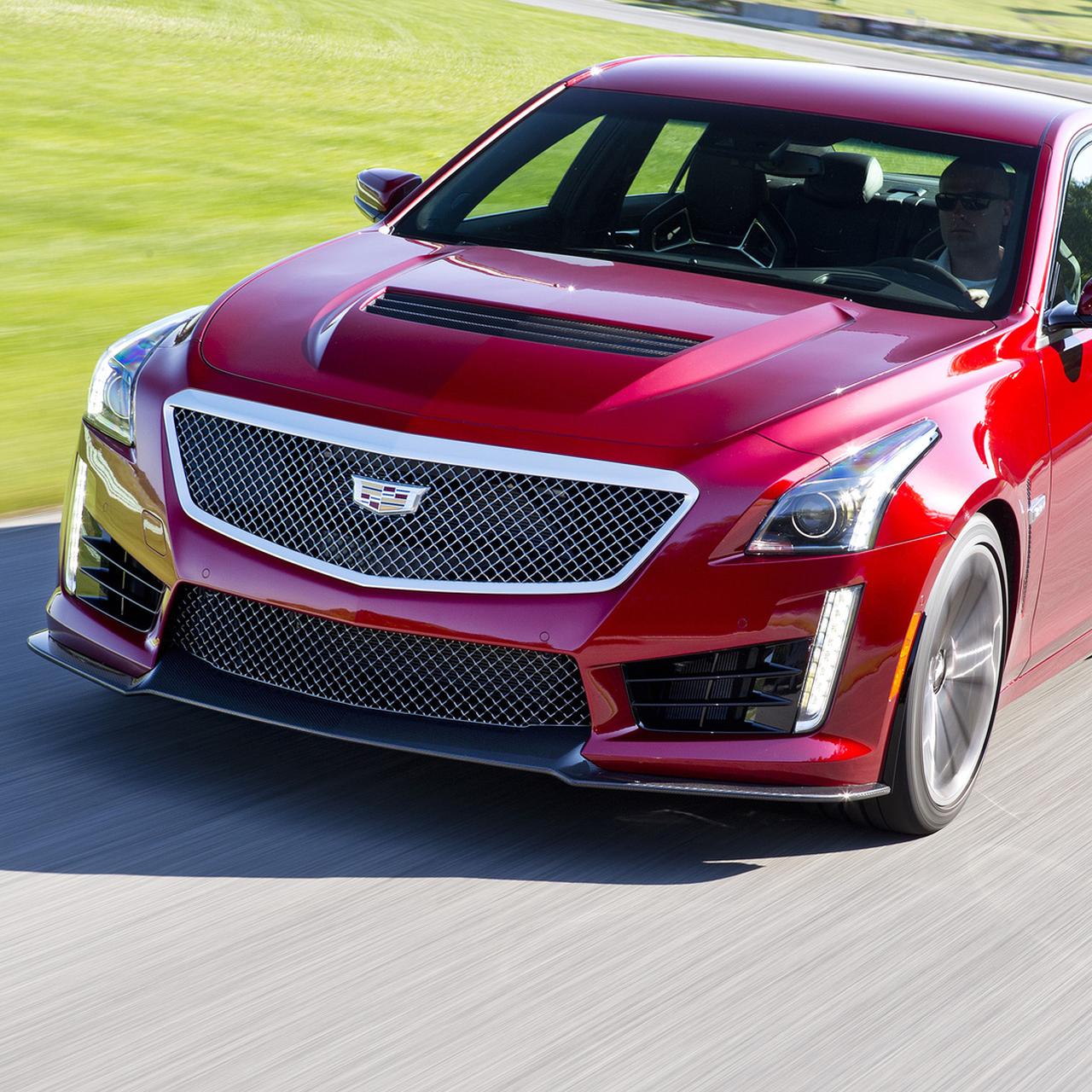 2015 Cadillac CTS-V: мощный и роскошный спортивный автомобиль