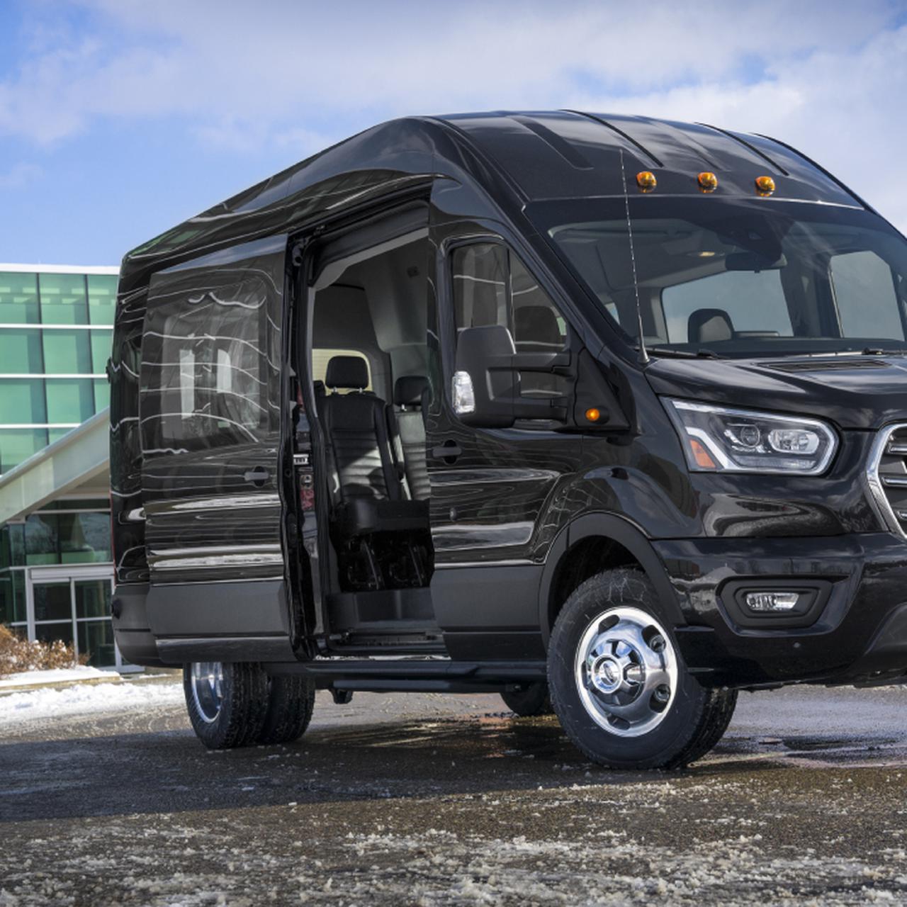 Губернатор Ульяновской области выбрал не УАЗ «Патриот», а Ford Transit -  Quto.ru