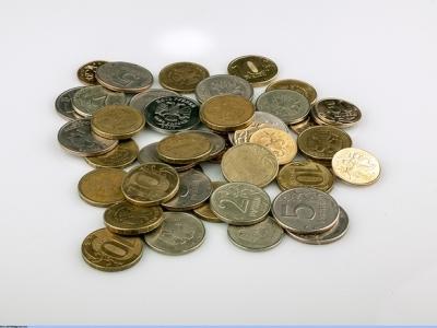 Купюры на мелочь. Куча монет. Деньги монеты. Деньги мелочь. Купюры на мелочь.