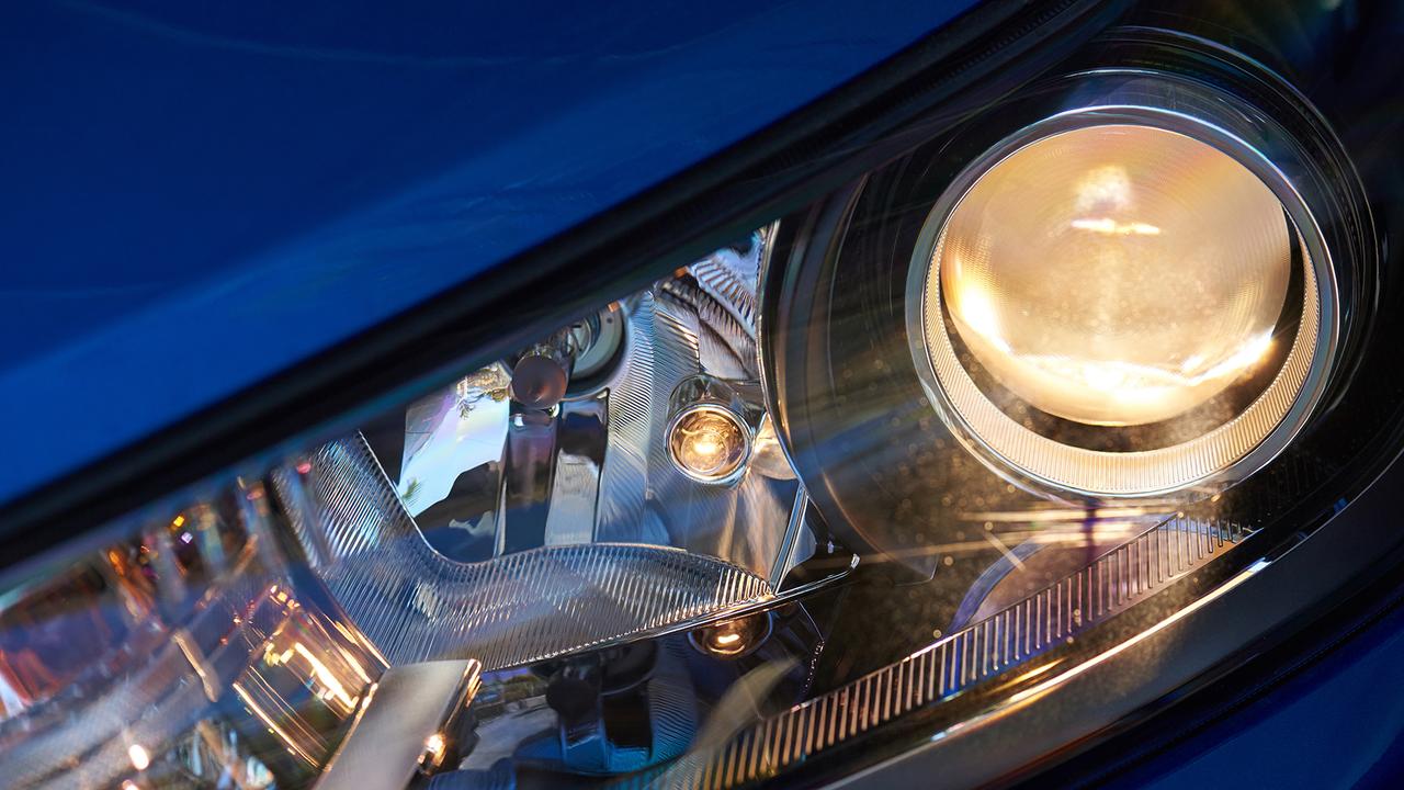 Как просто "починить" тусклые фары без зубной пасты и новых ламп - Quto.ru
