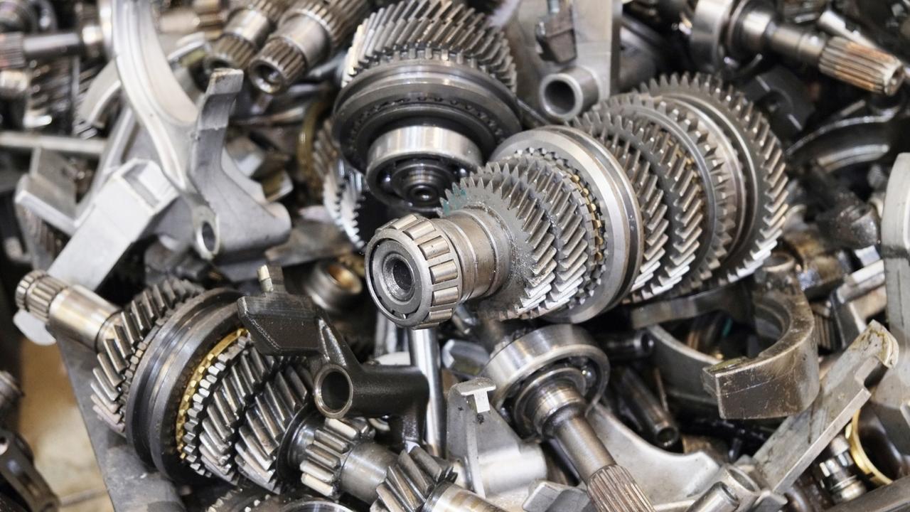 Как часто стоит менять масло в коробке передач - Quto.ru