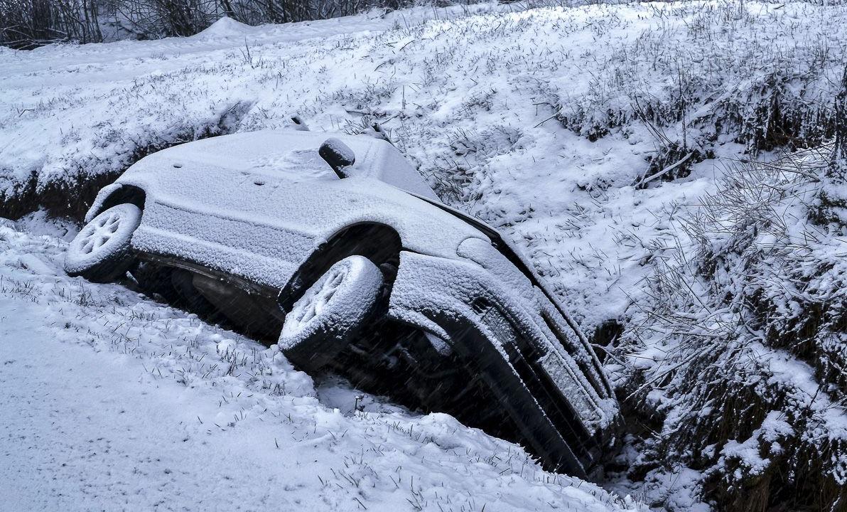 Волга буксует в снегу