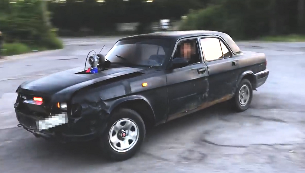 Заехали на волге v8 куда не следовало. Заднемоторная волга. Вал канал заднемоторная волга. Вал канал волга v8. Волга 24 v8 вал канал.